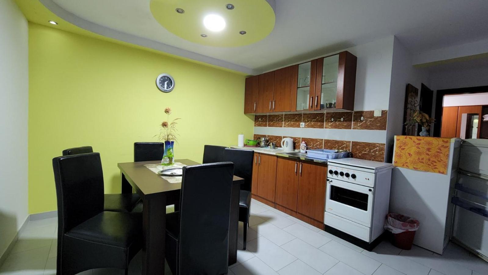 apartments Maca