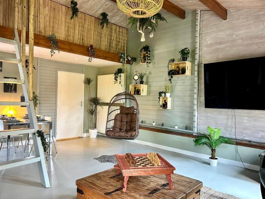 Jungle style lodge with jacuzzi ,sauna and garden near Amsterdam - Property Image 27