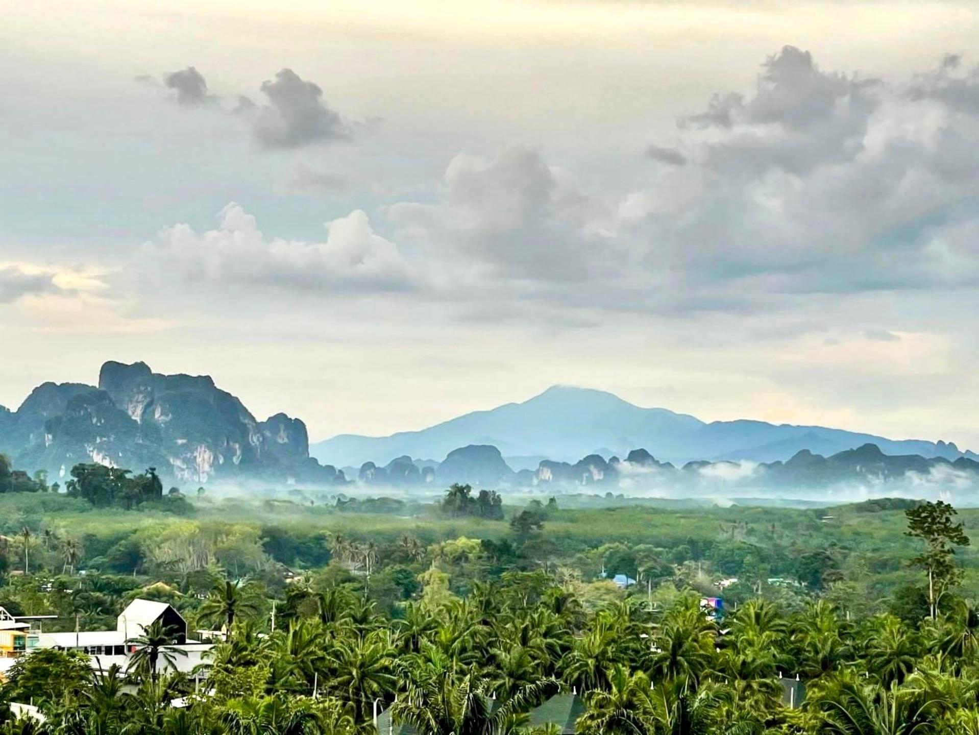 Baan Phuvara Retreat - Romantic Jacuzzi Mountain View Villas view 3