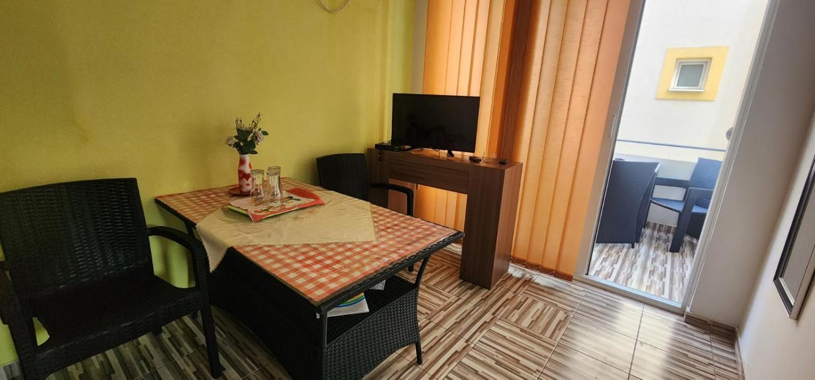 apartments Maca