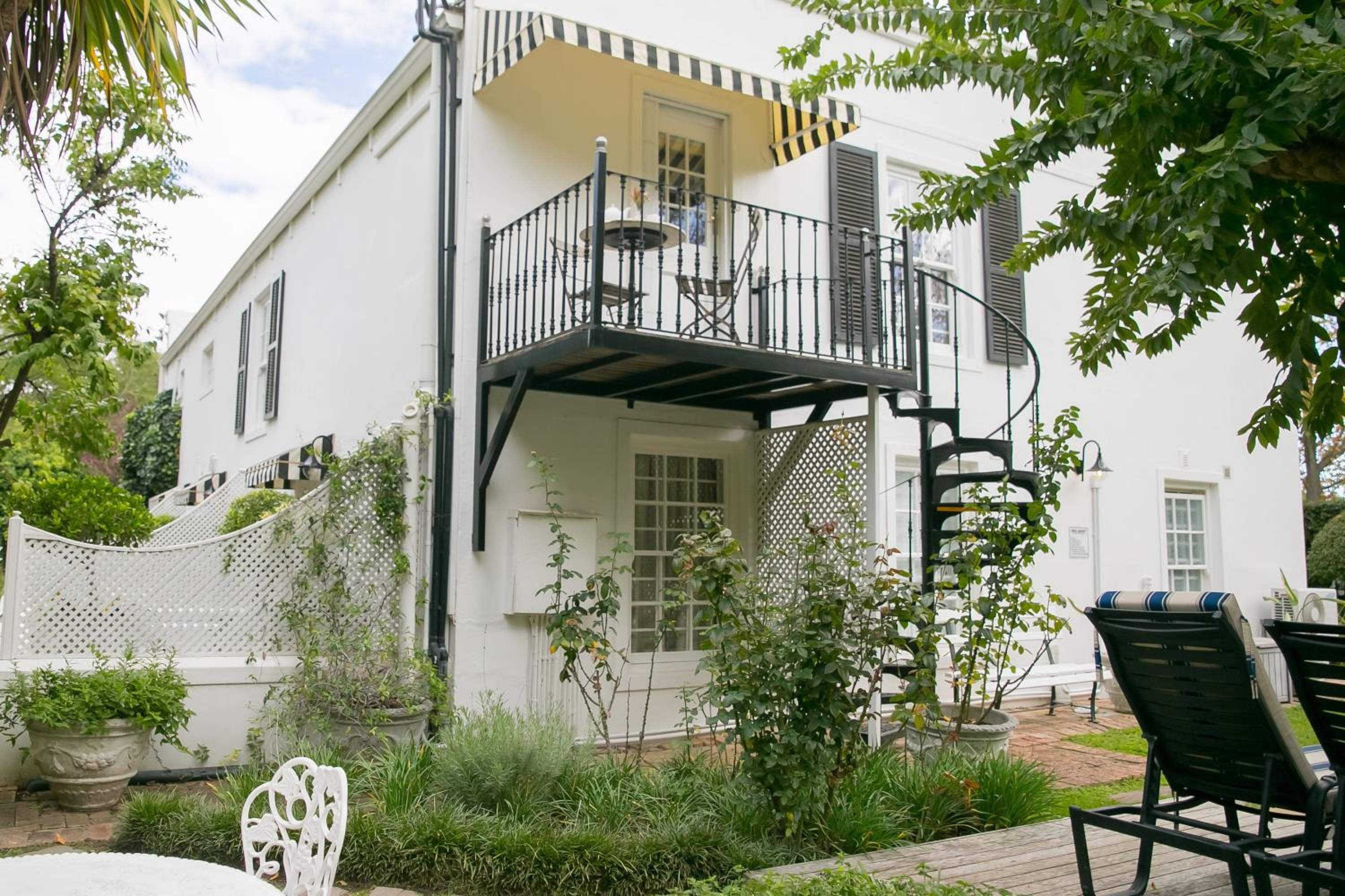 Maison Chablis Guest House view 4