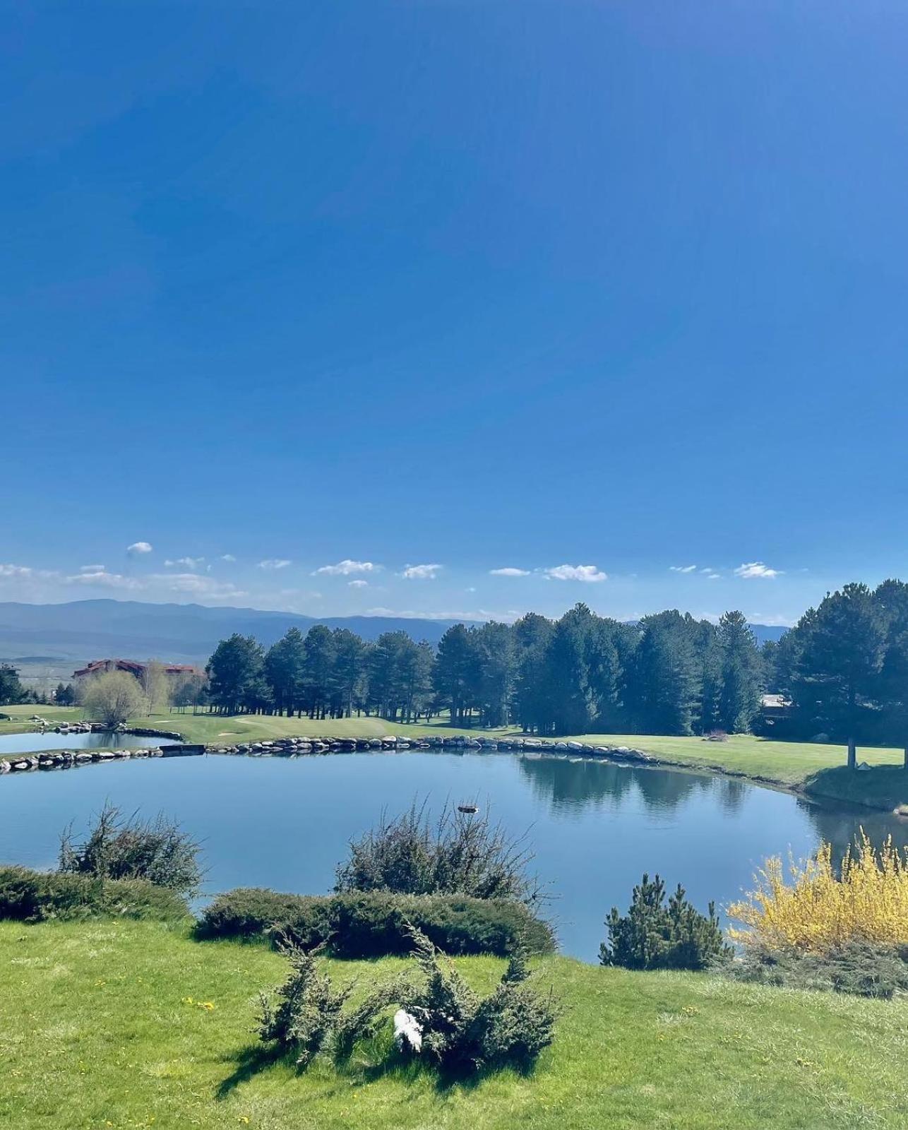 Pirin Golf Lake House