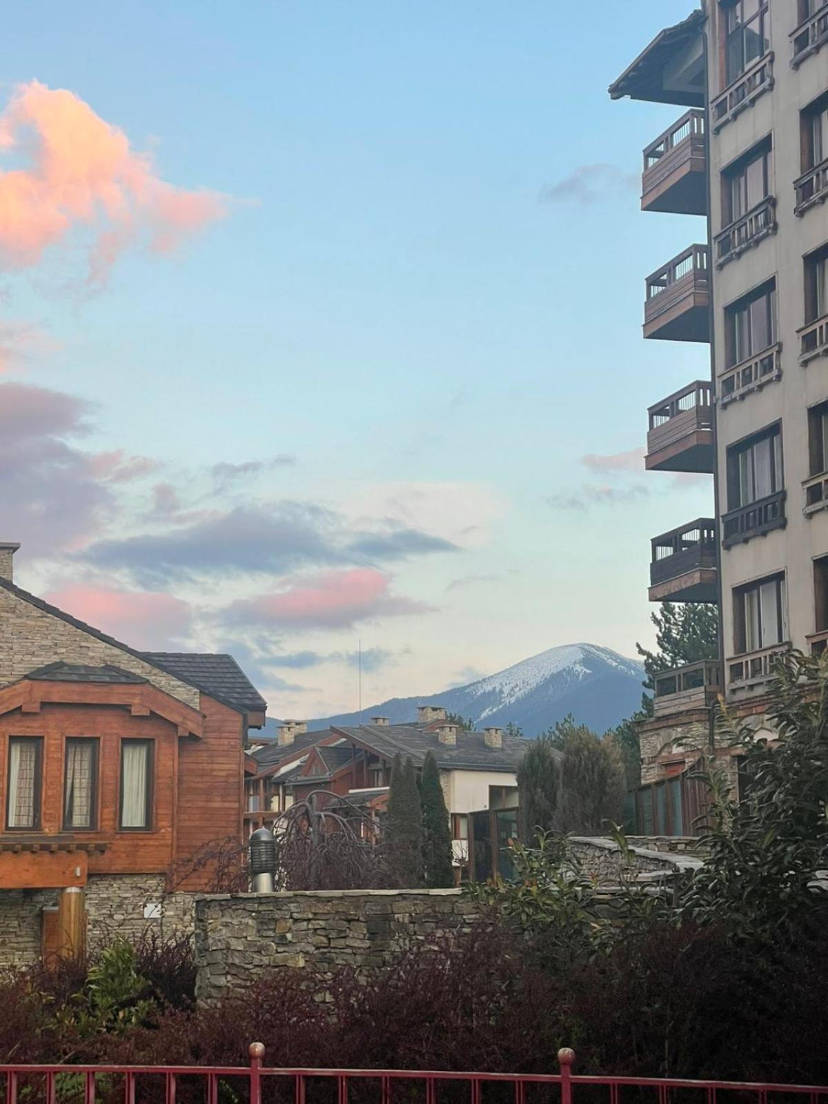 Pirin Golf Lake House