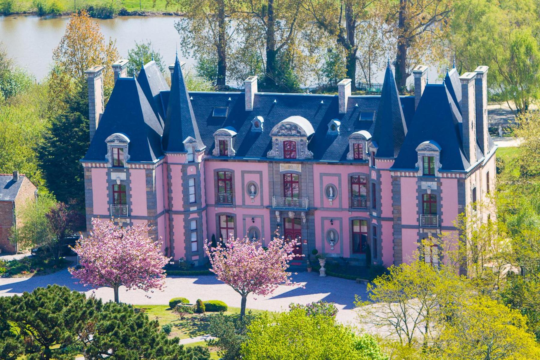 Château Hôtel Du Colombier en Saint Malo — building