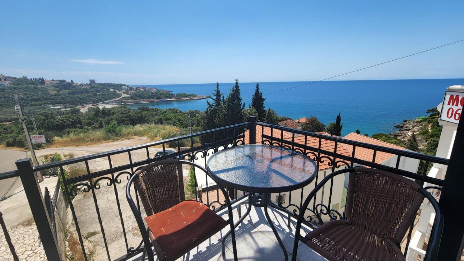 apartments Maca