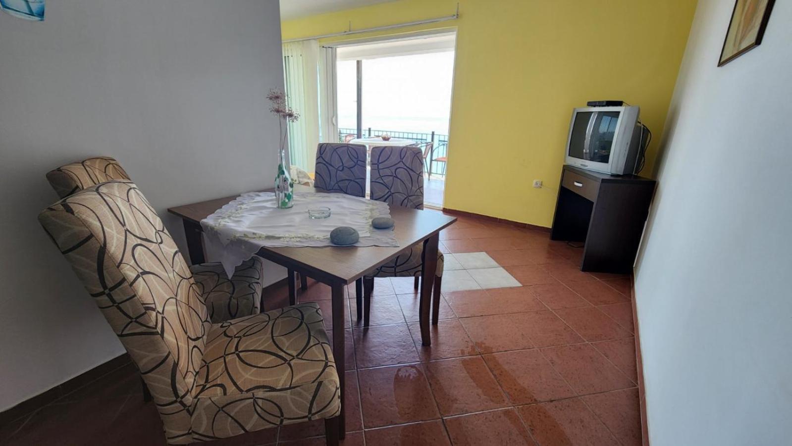 apartments Maca