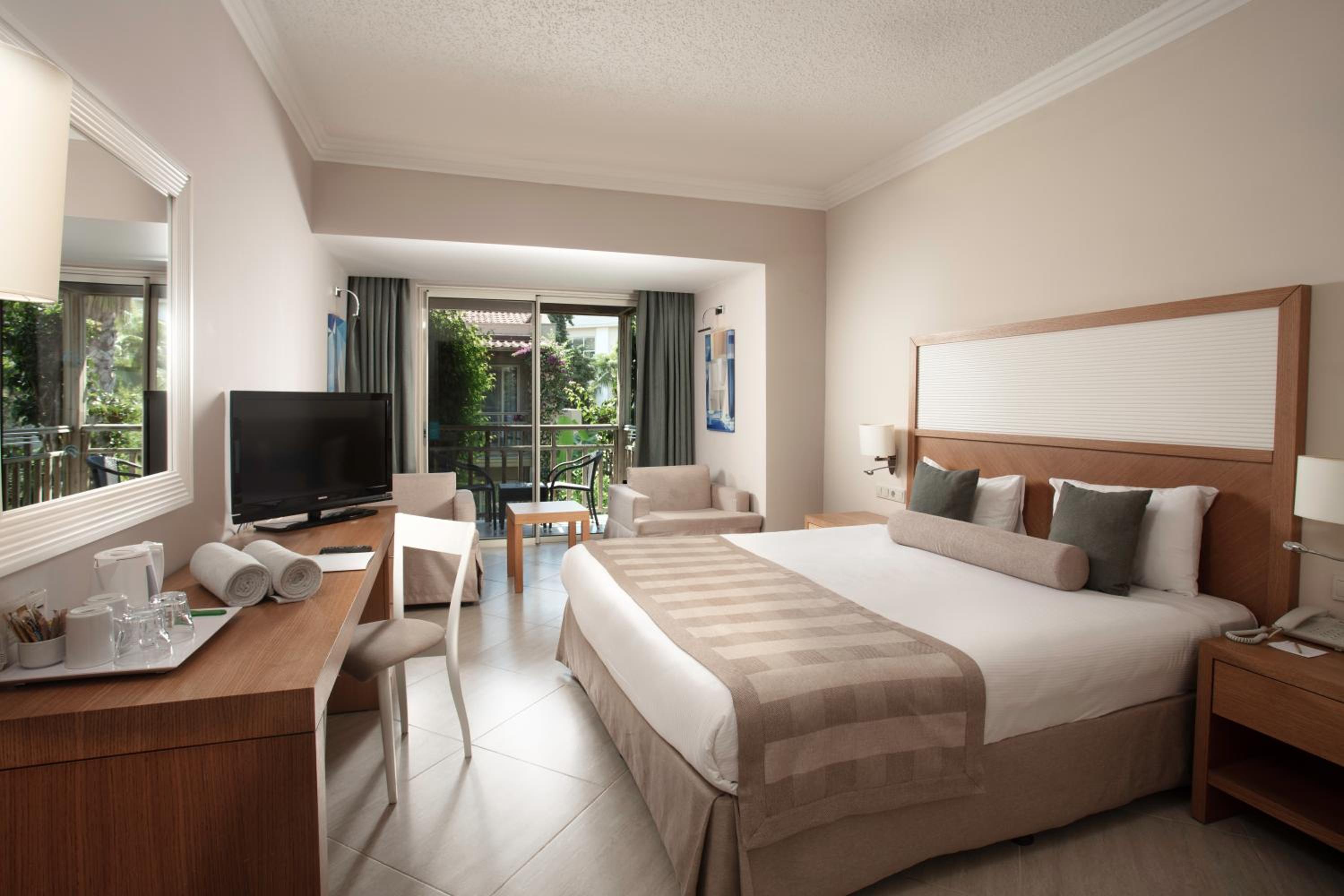 Paloma Oceana - Image 14