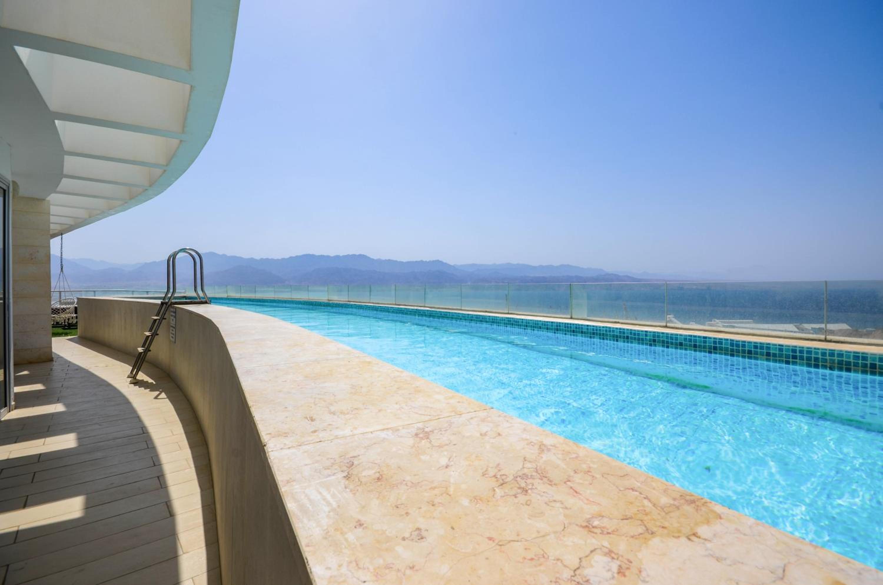 YalaRent Mountainside Penthouses with Private Pool