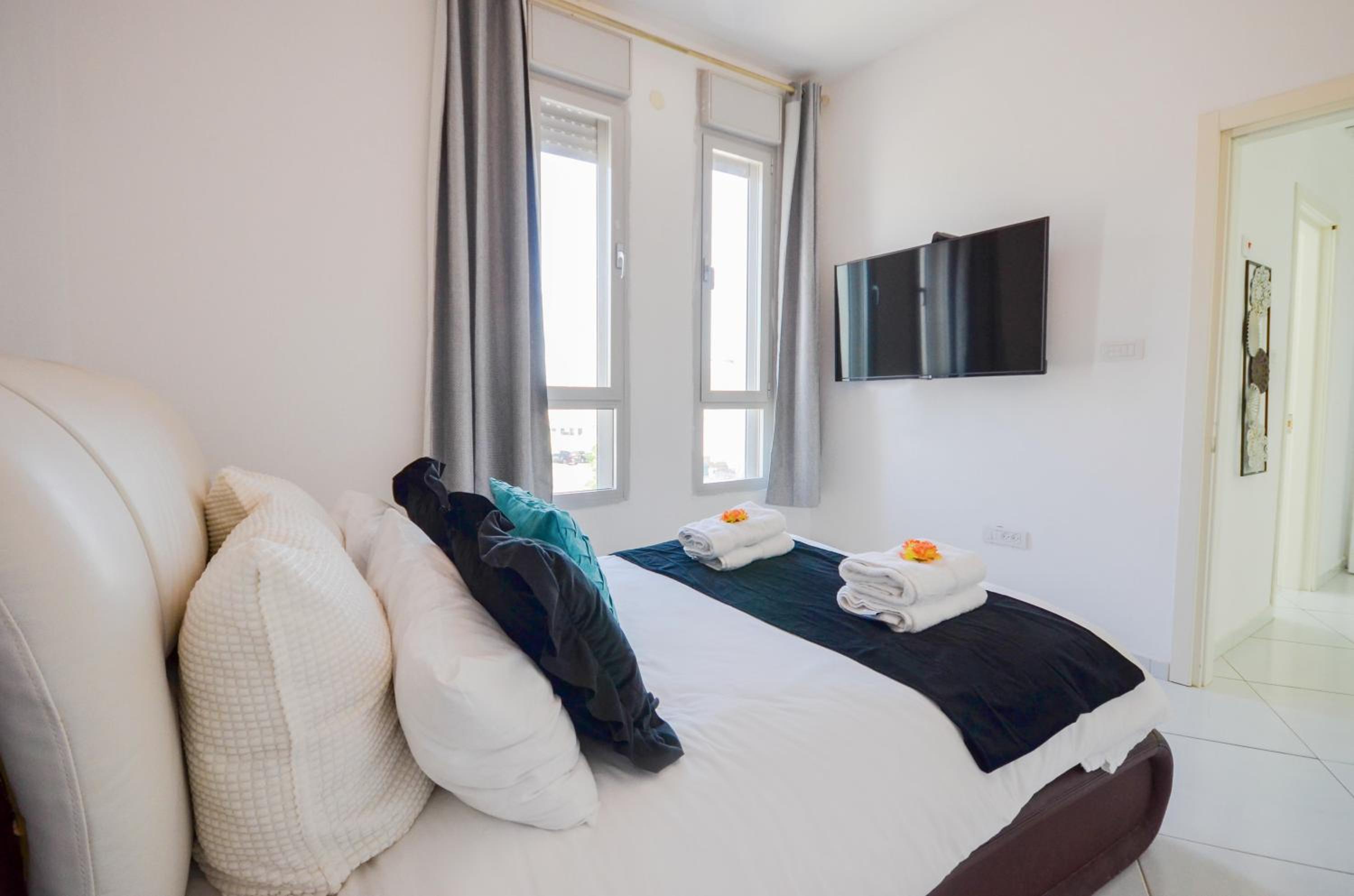 YalaRent Mountainside Penthouses with Private Pool