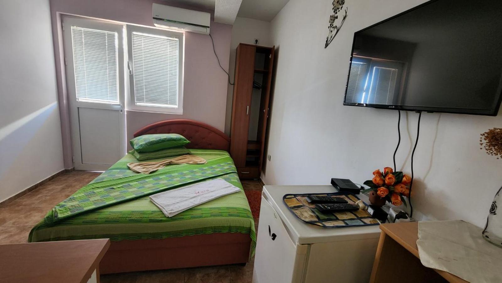 apartments Maca