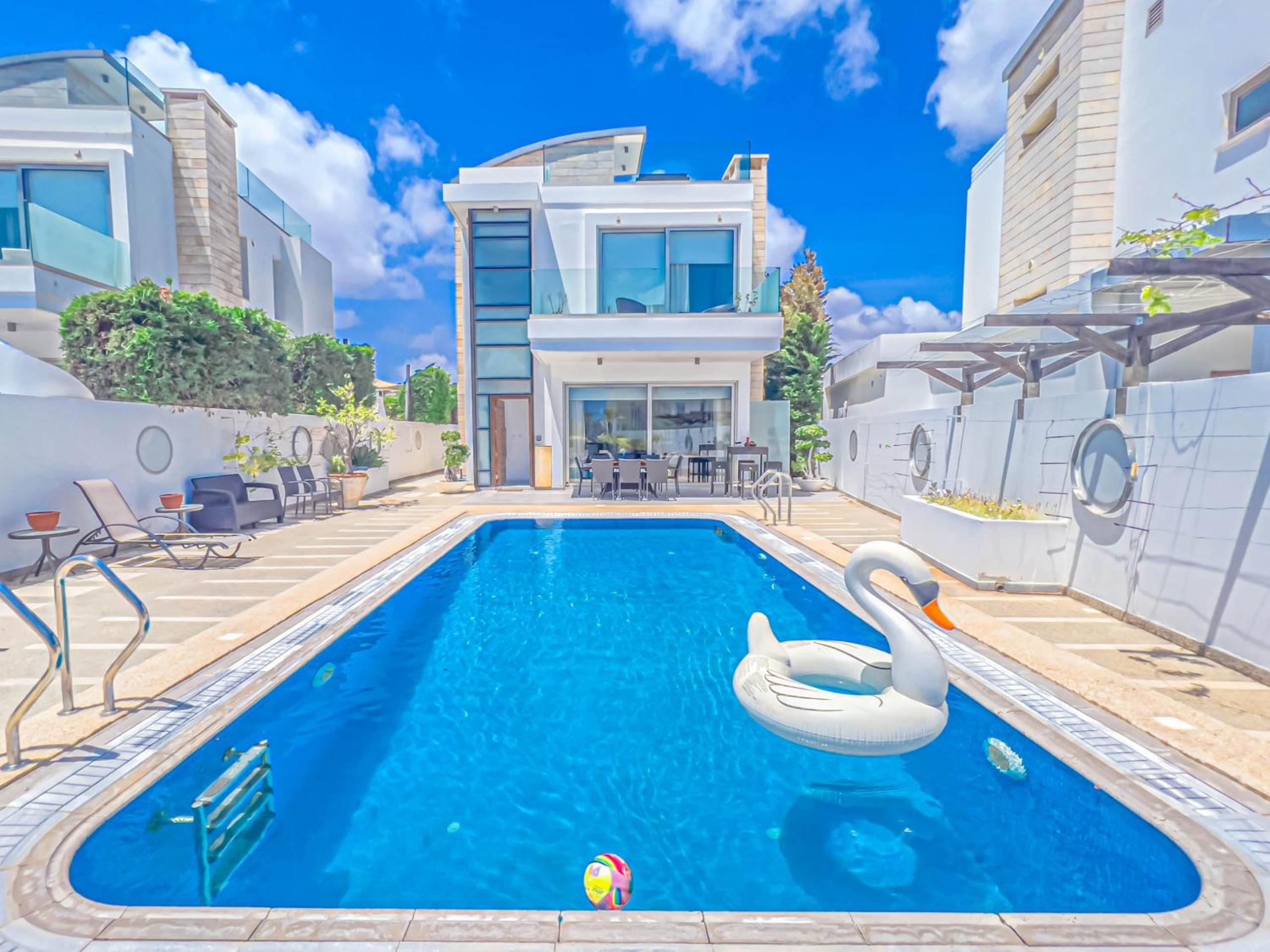 Lombardi Oasis Villa