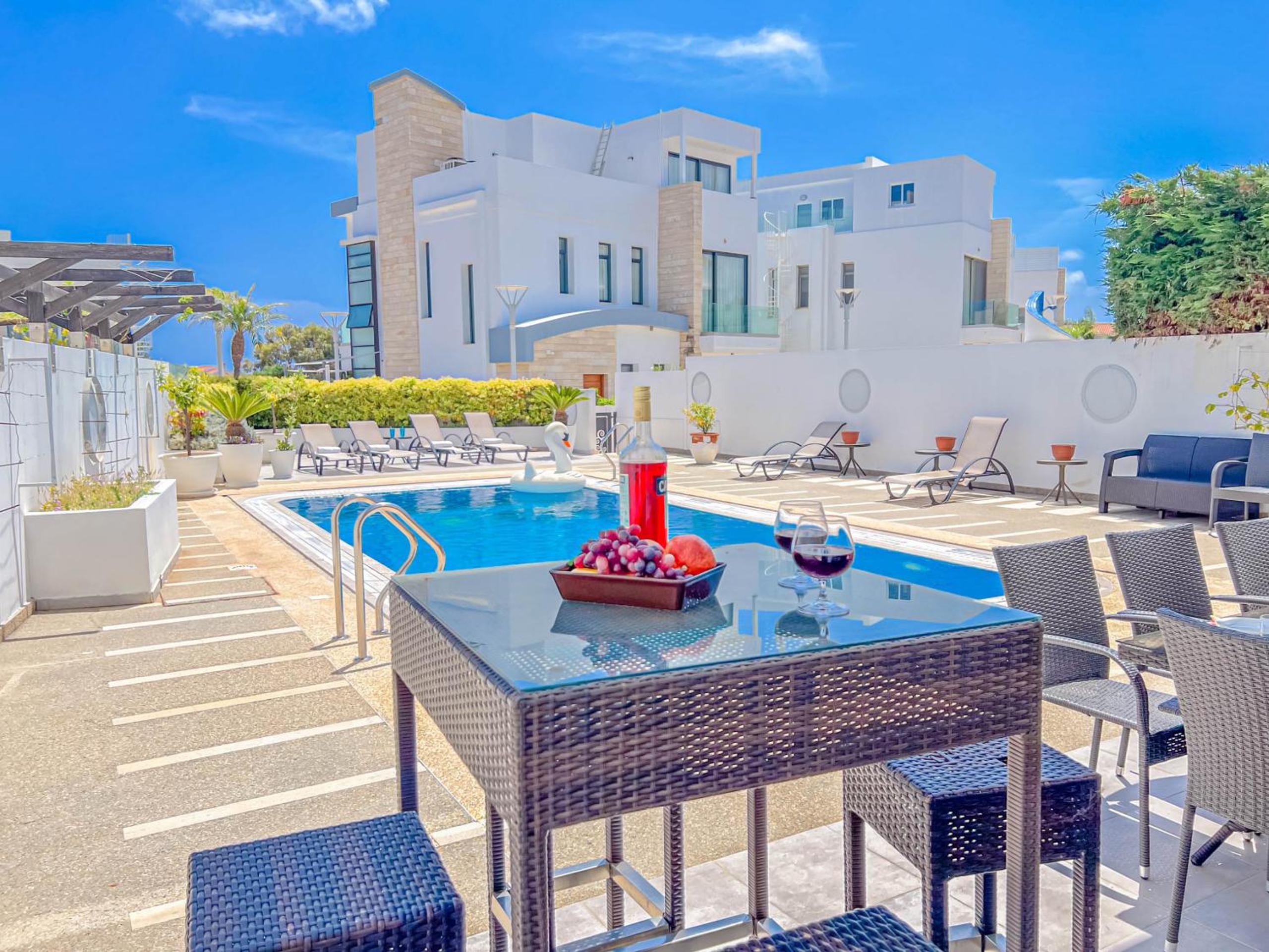 Lombardi Oasis Villa