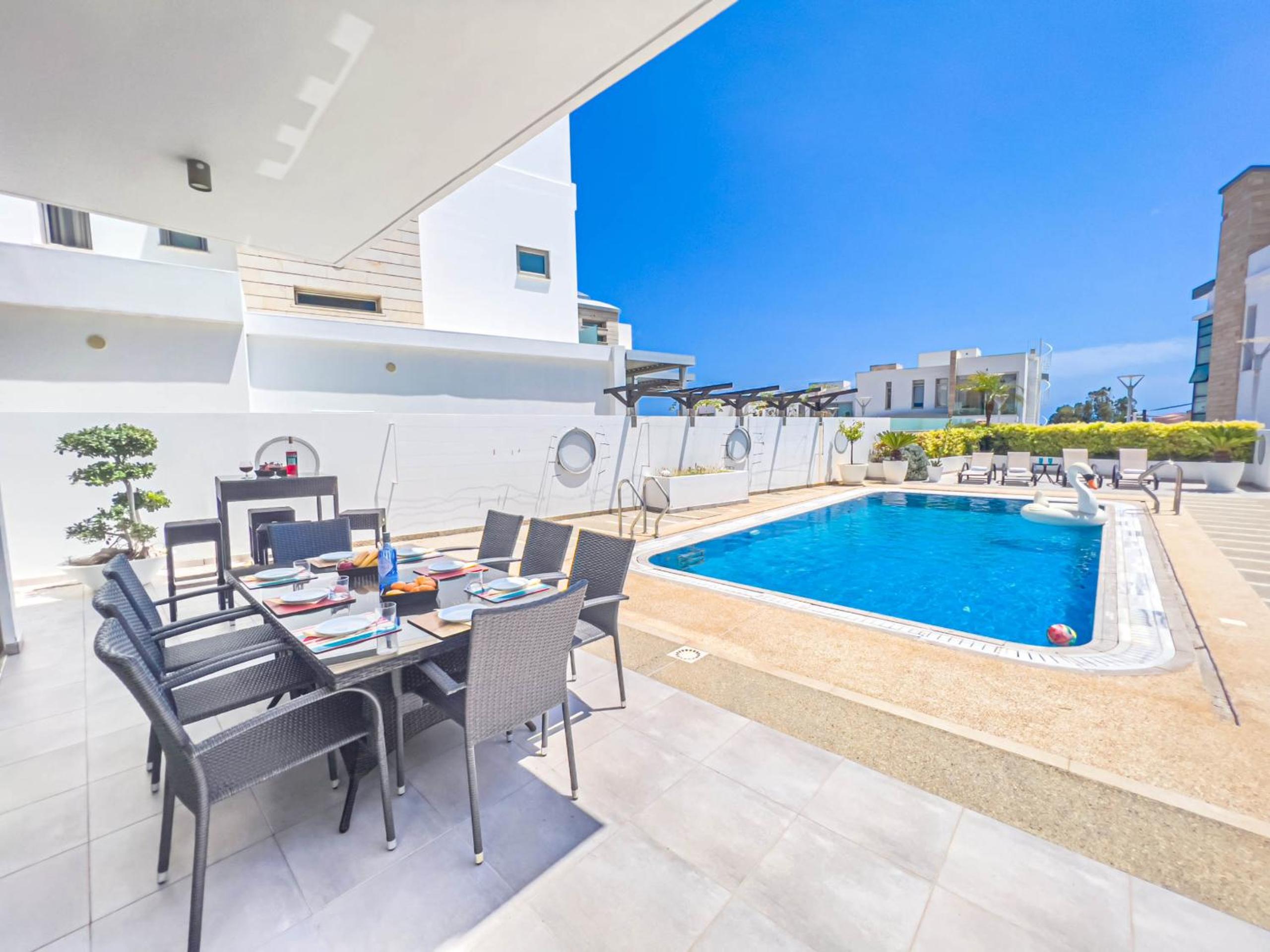 Lombardi Oasis Villa