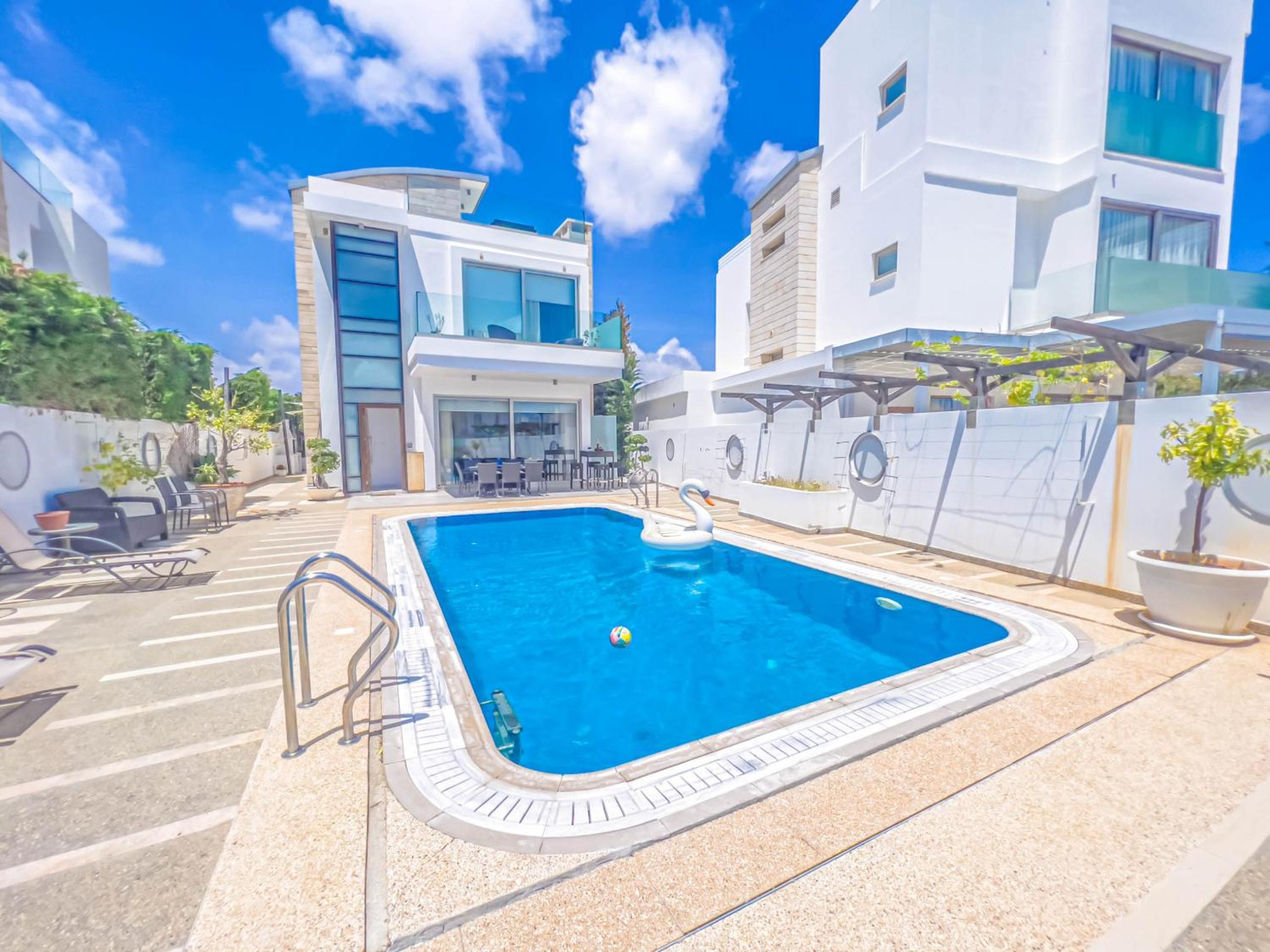 Lombardi Oasis Villa
