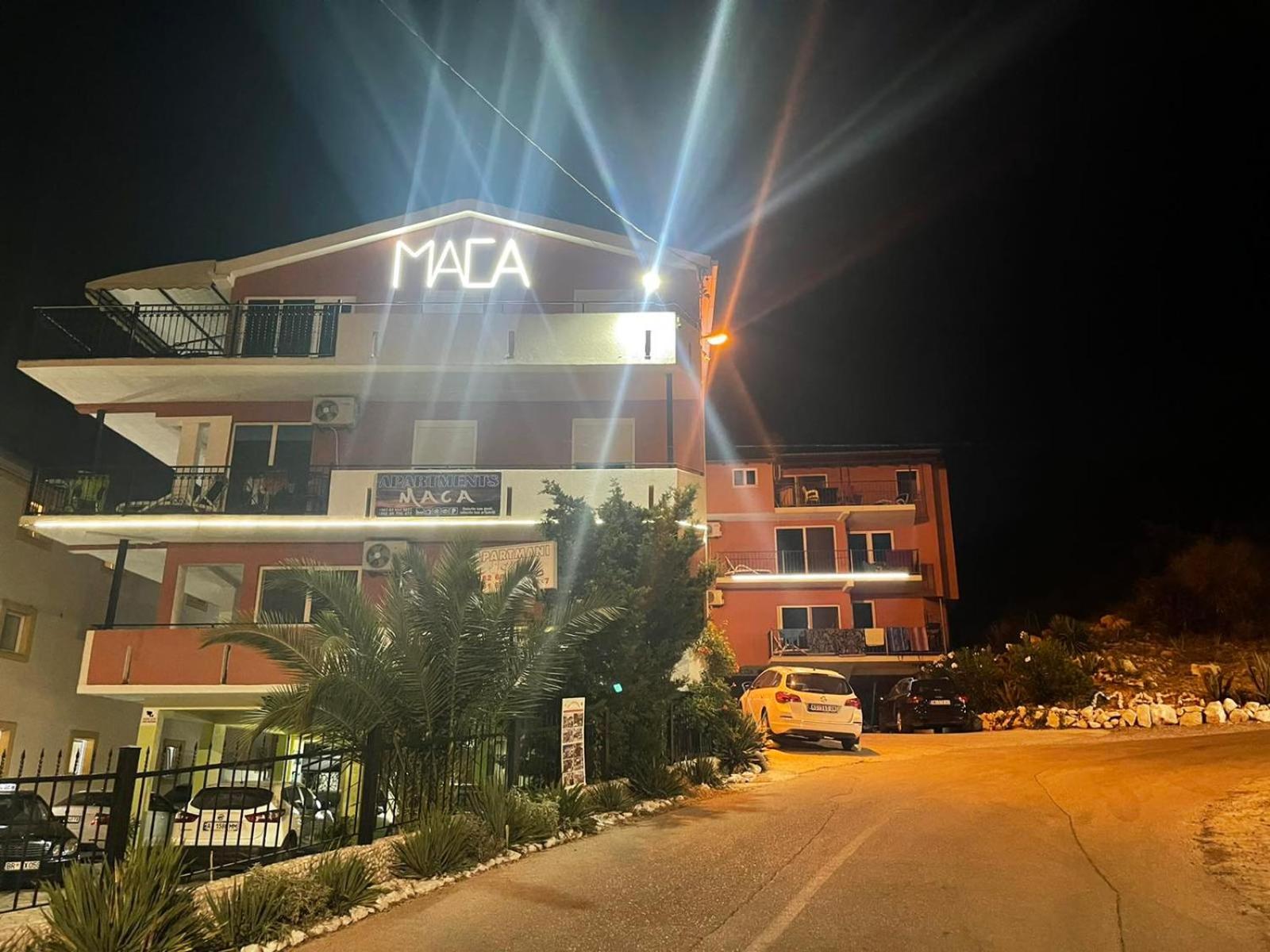 apartments Maca