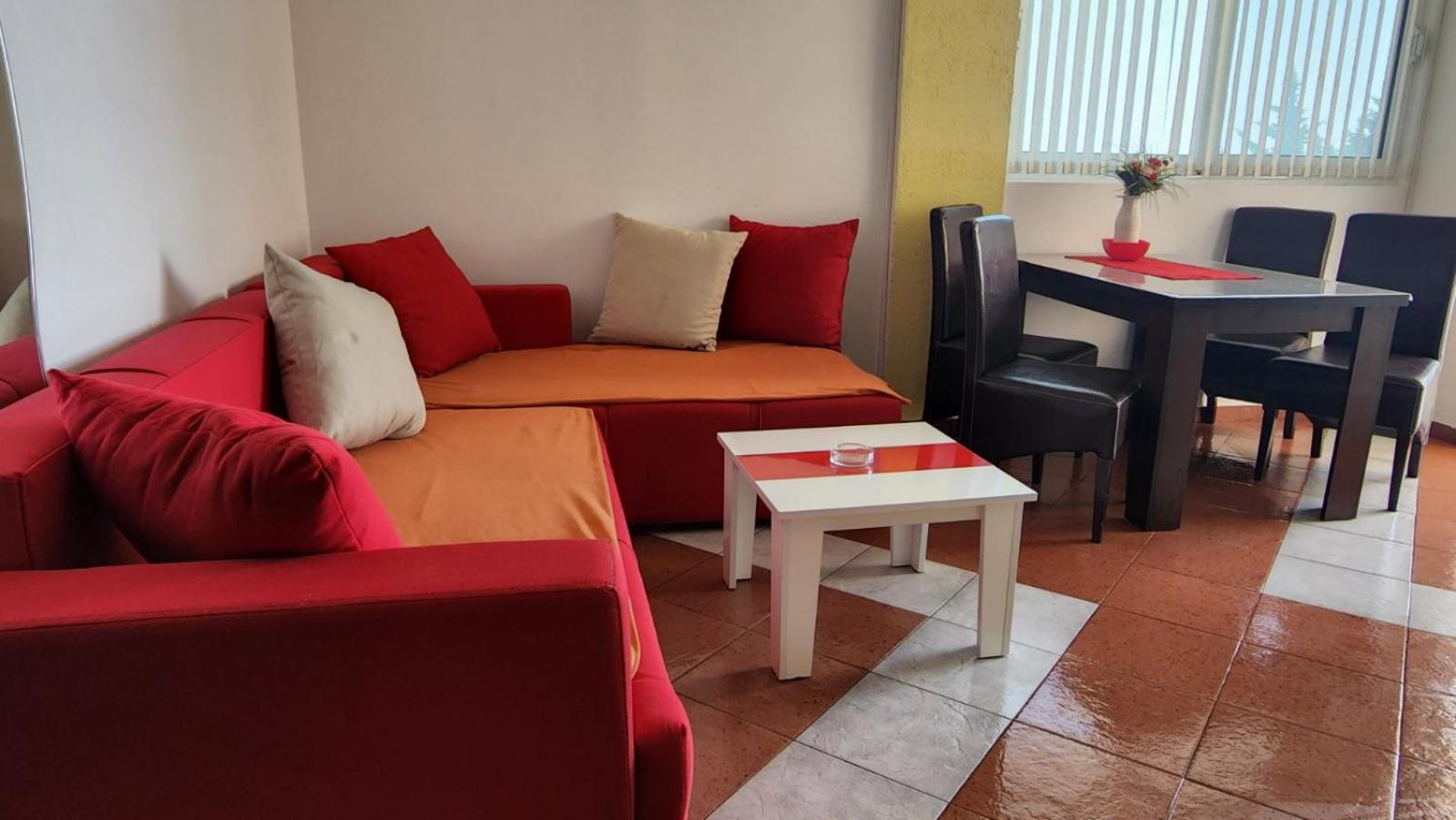 apartments Maca