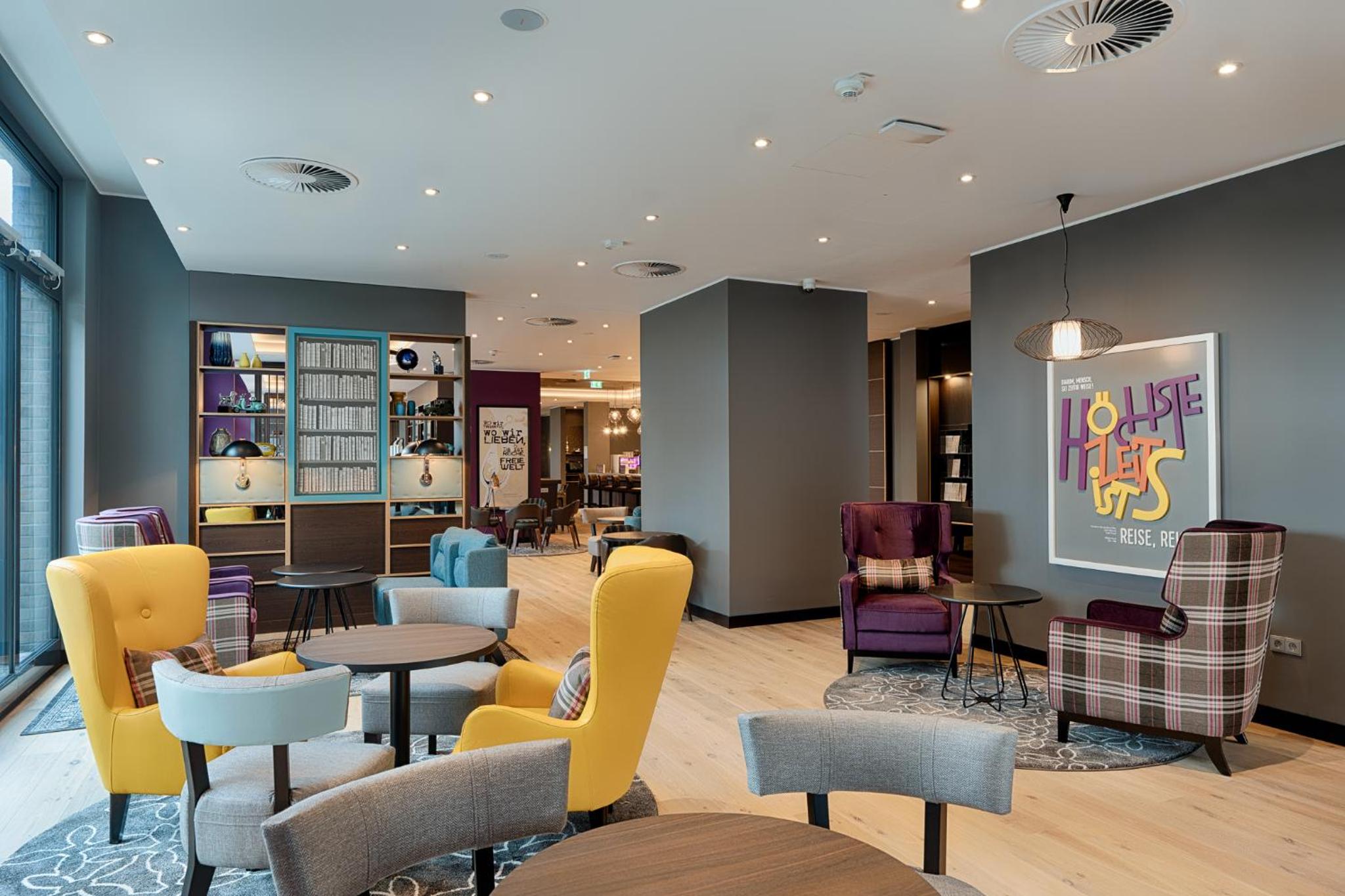 Premier Inn Hamburg City Klostertor view 2