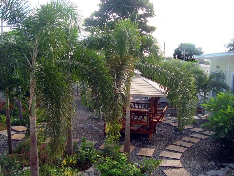 Charlie's Bungalows