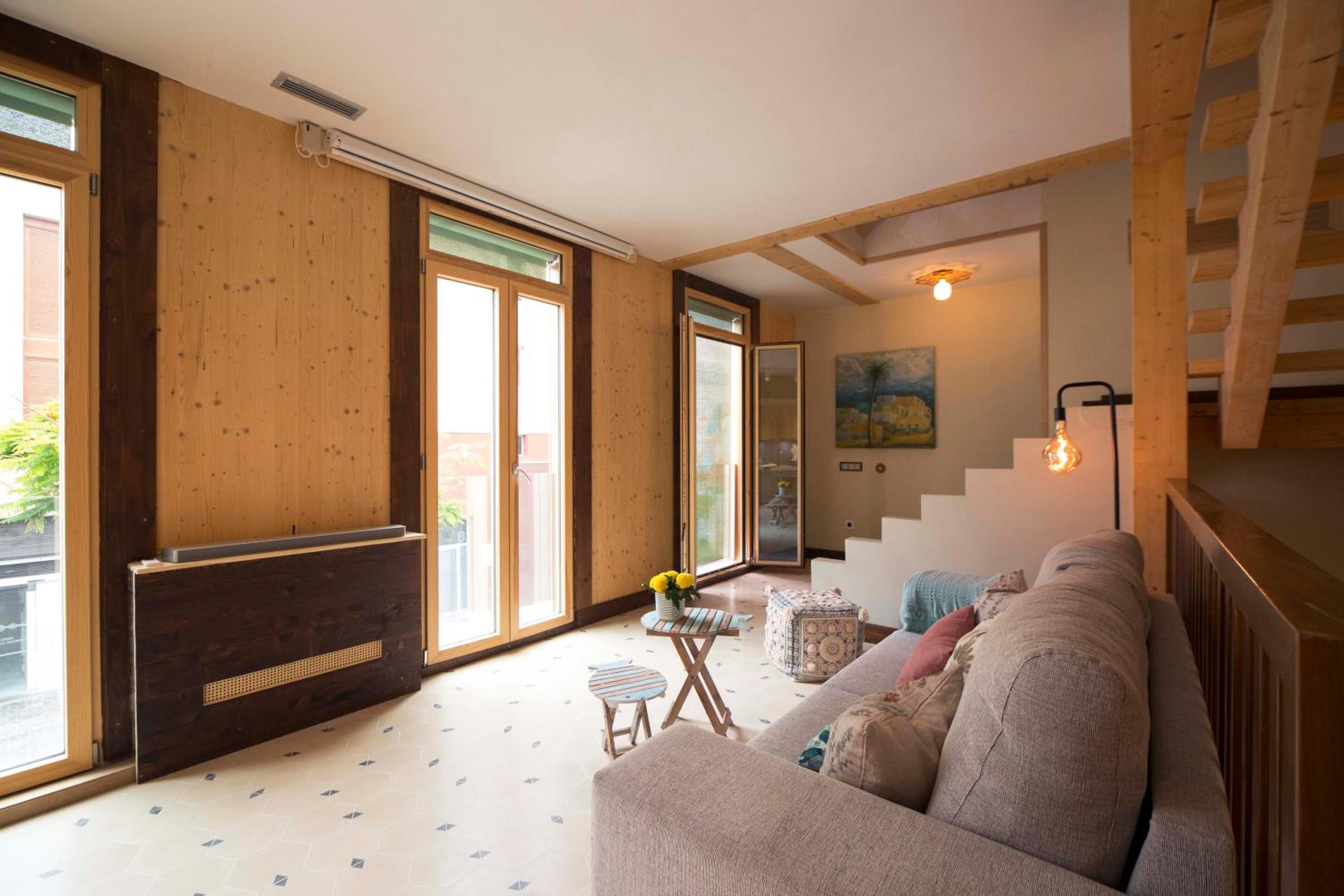 The Wooden House VV