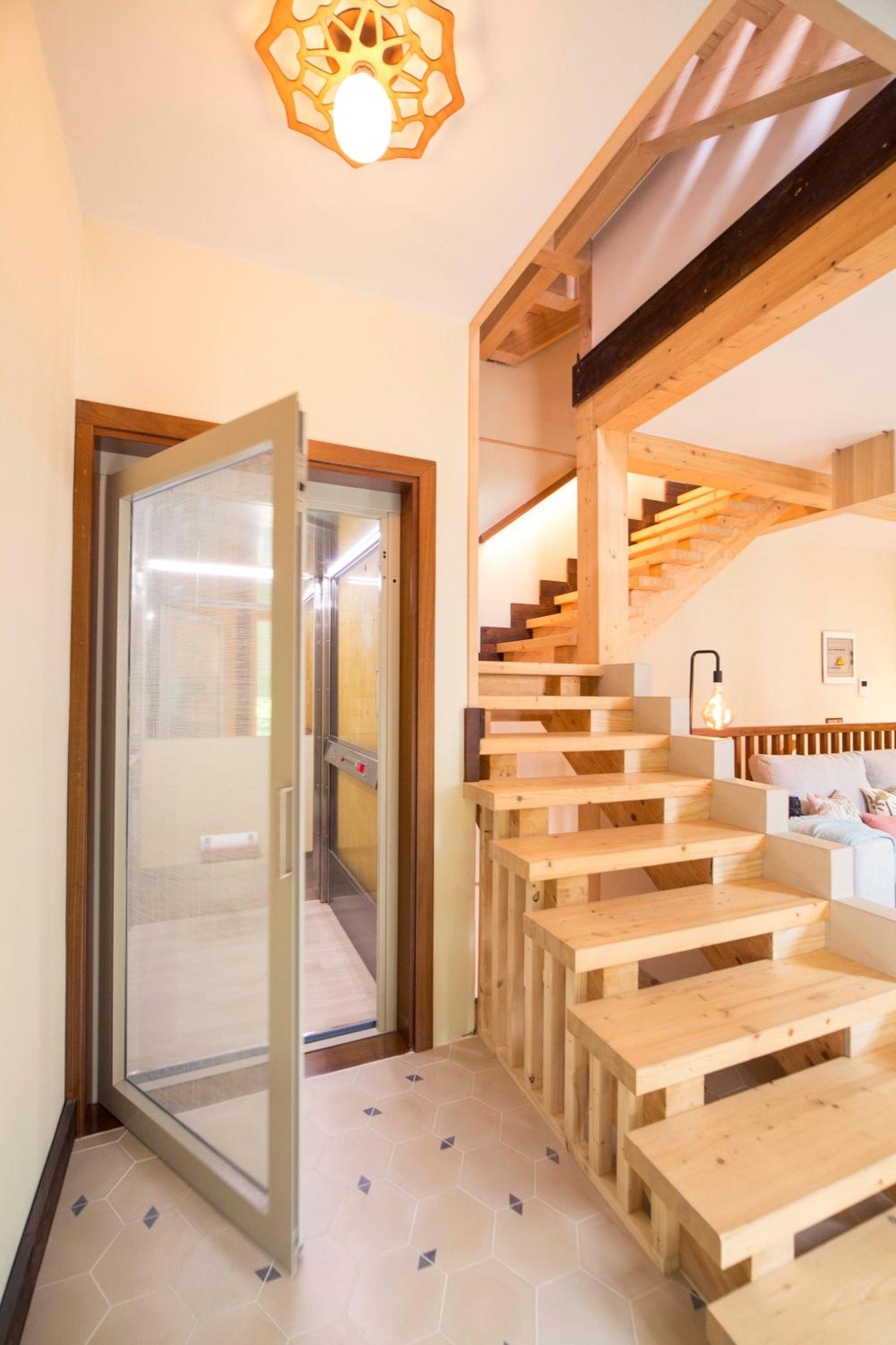 The Wooden House VV