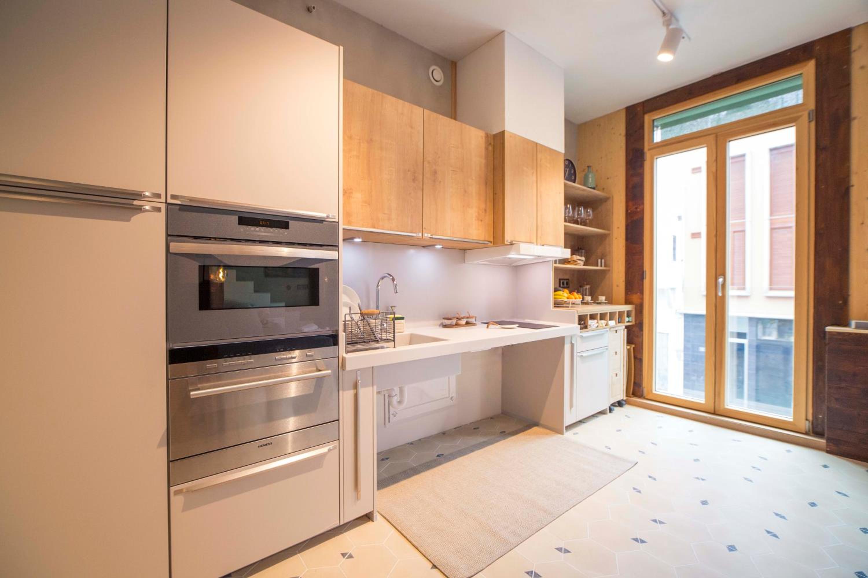 The Wooden House VV