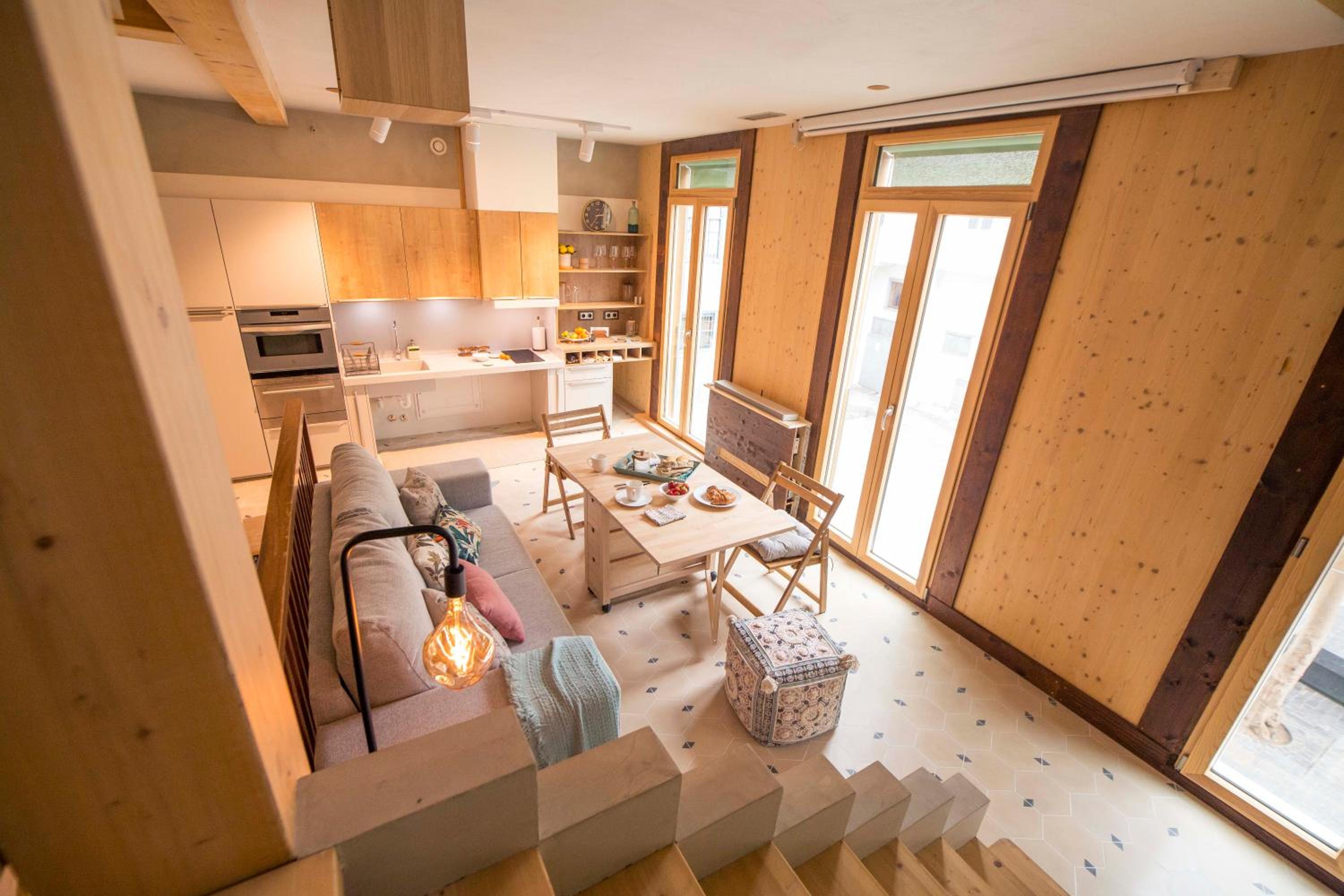 The Wooden House VV
