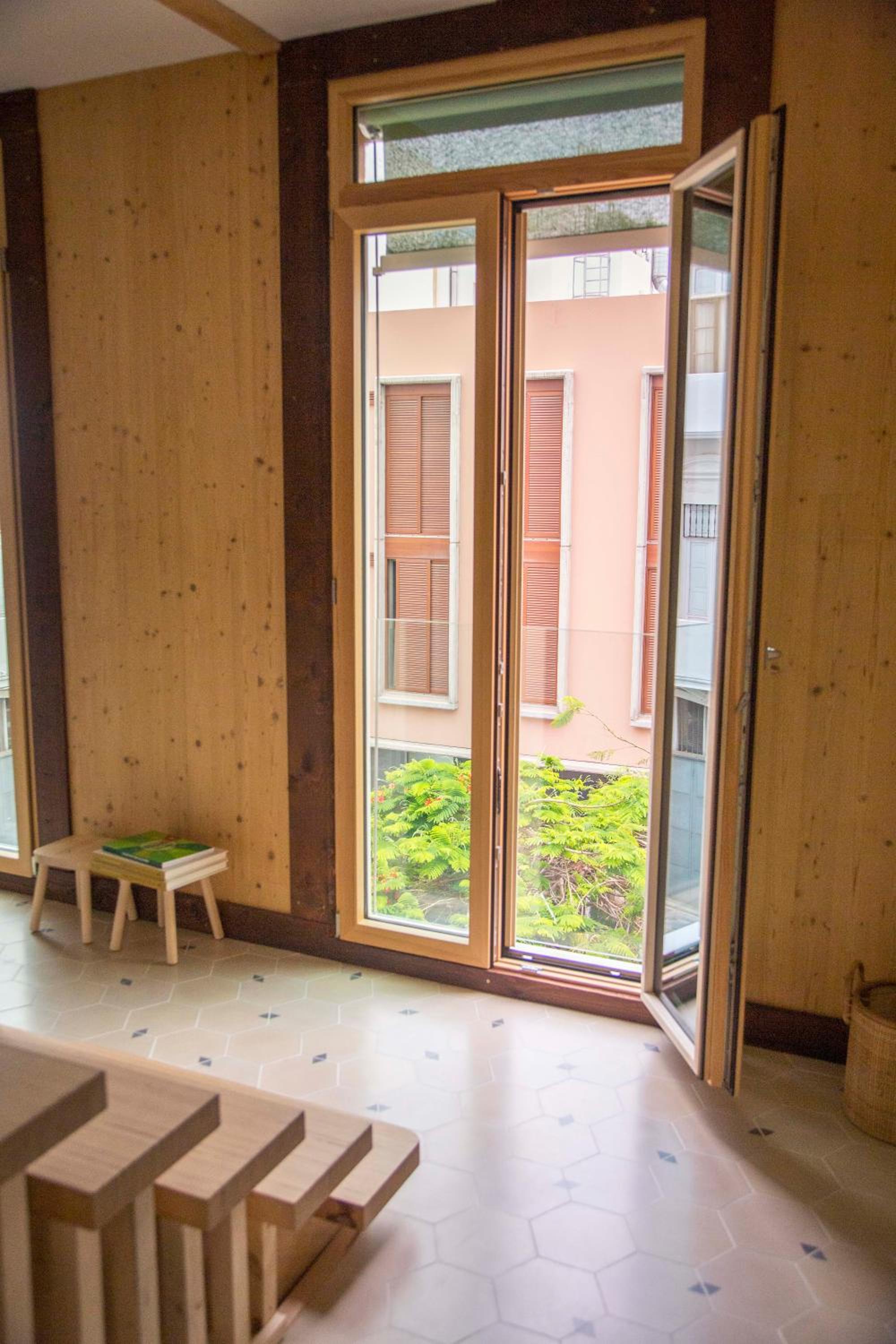 The Wooden House VV