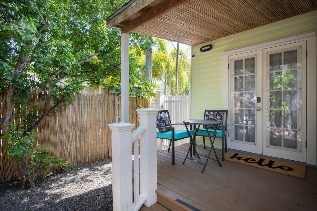Relaxing island home Great location Stylish view 3