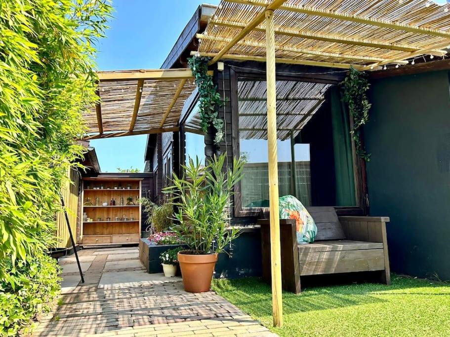 Jungle style lodge with jacuzzi ,sauna and garden near Amsterdam - Property Image 28