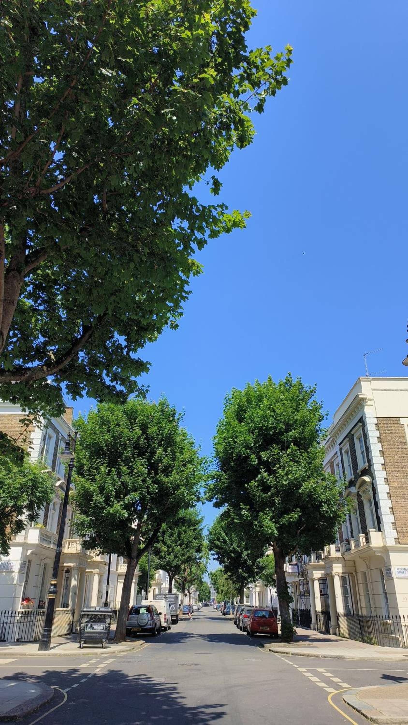 Pimlico SW1 - LOCATION LOCATION! Light and spacious one bedroom apartment in a stunning Victorian building. Great storage!