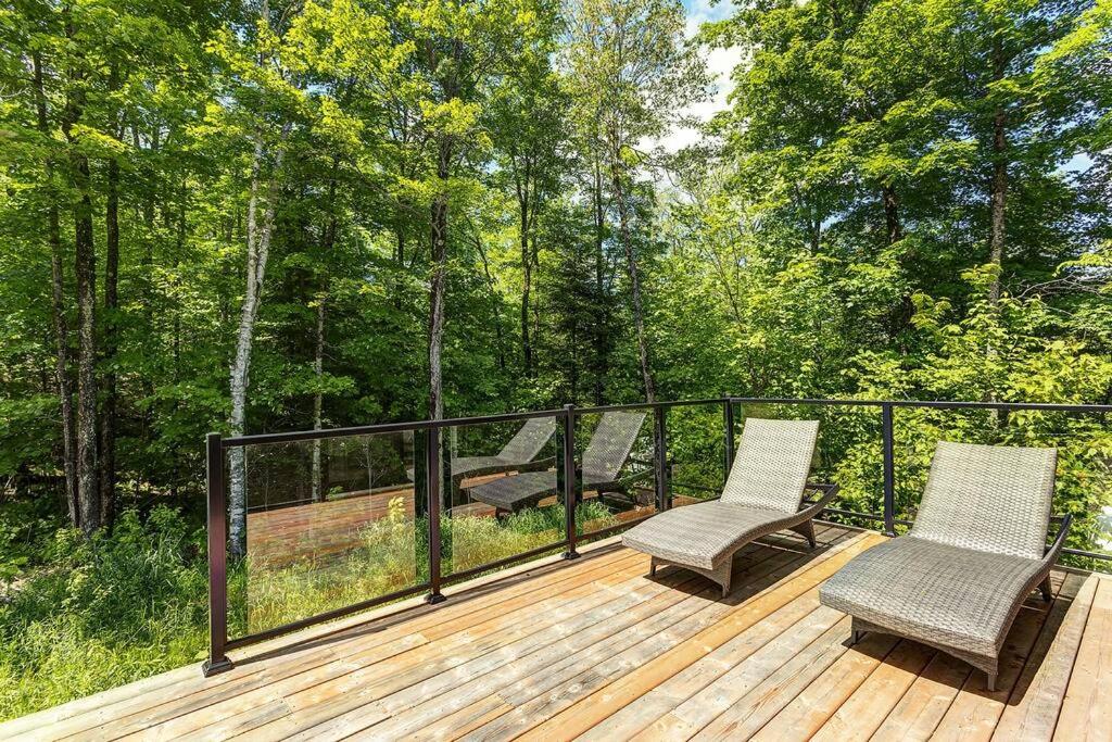 Tremblant Oasis: Luxury, Nature, Hot Tub, Views!
