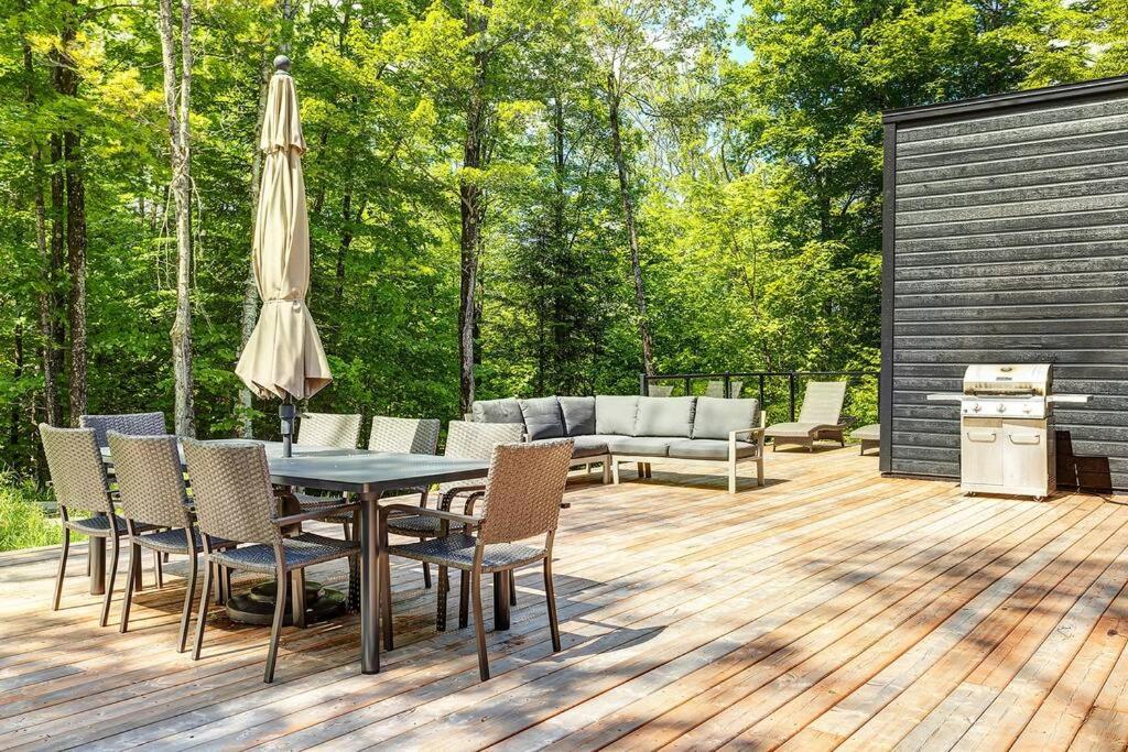 Tremblant Oasis: Luxury, Nature, Hot Tub, Views!