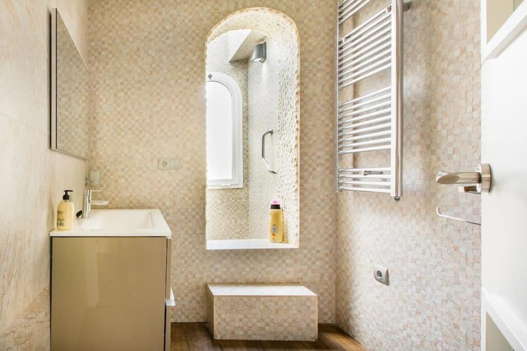 Marbella Vacations - Boutique Townhouse with Hot Tub near Puerto Banus - Property Image 23