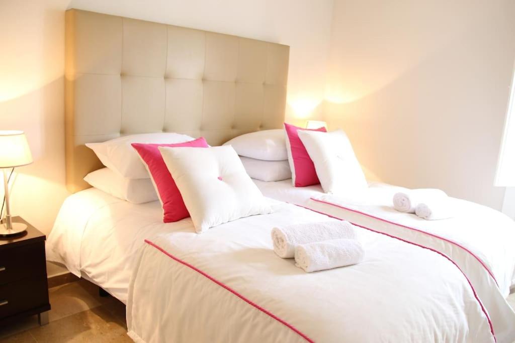 Marbella Vacations - Boutique Townhouse with Hot Tub near Puerto Banus - Property Image 4