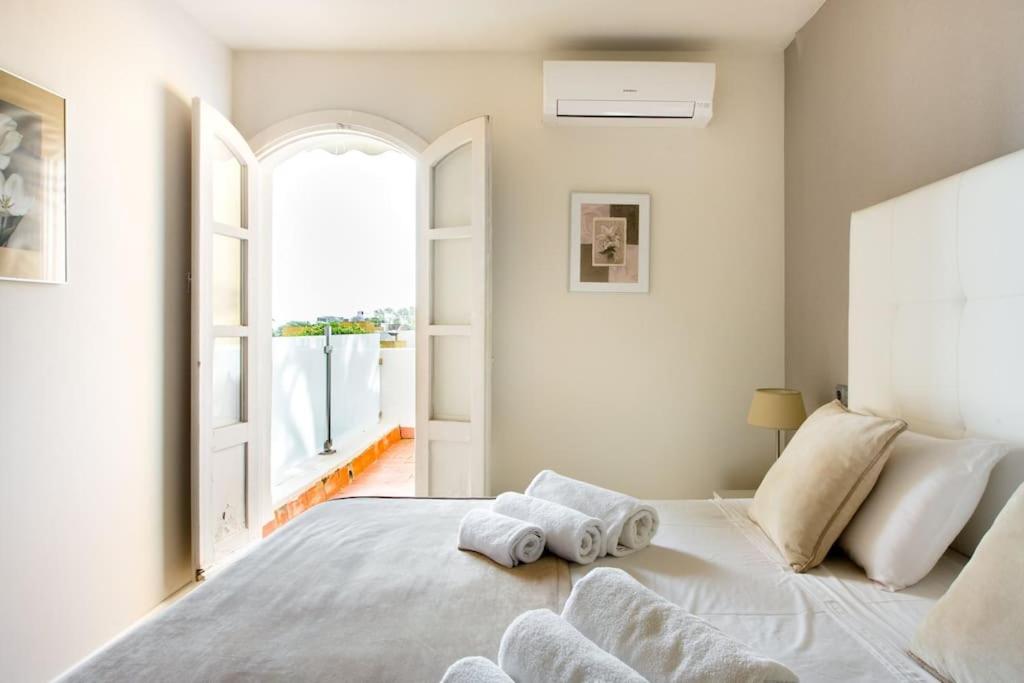 Marbella Vacations - Boutique Townhouse with Hot Tub near Puerto Banus - Property Image 2