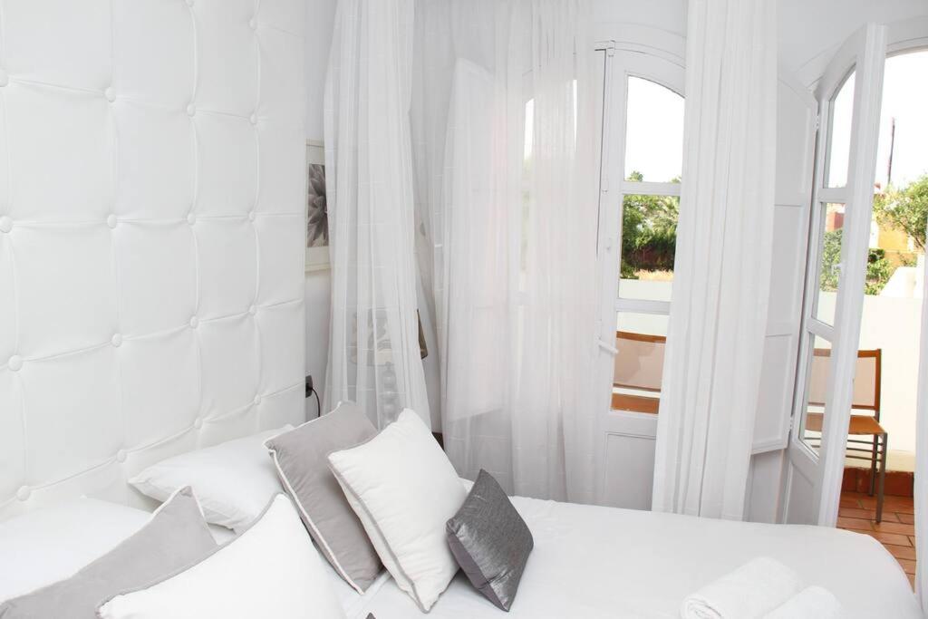 Marbella Vacations - Boutique Townhouse with Hot Tub near Puerto Banus - Property Image 38