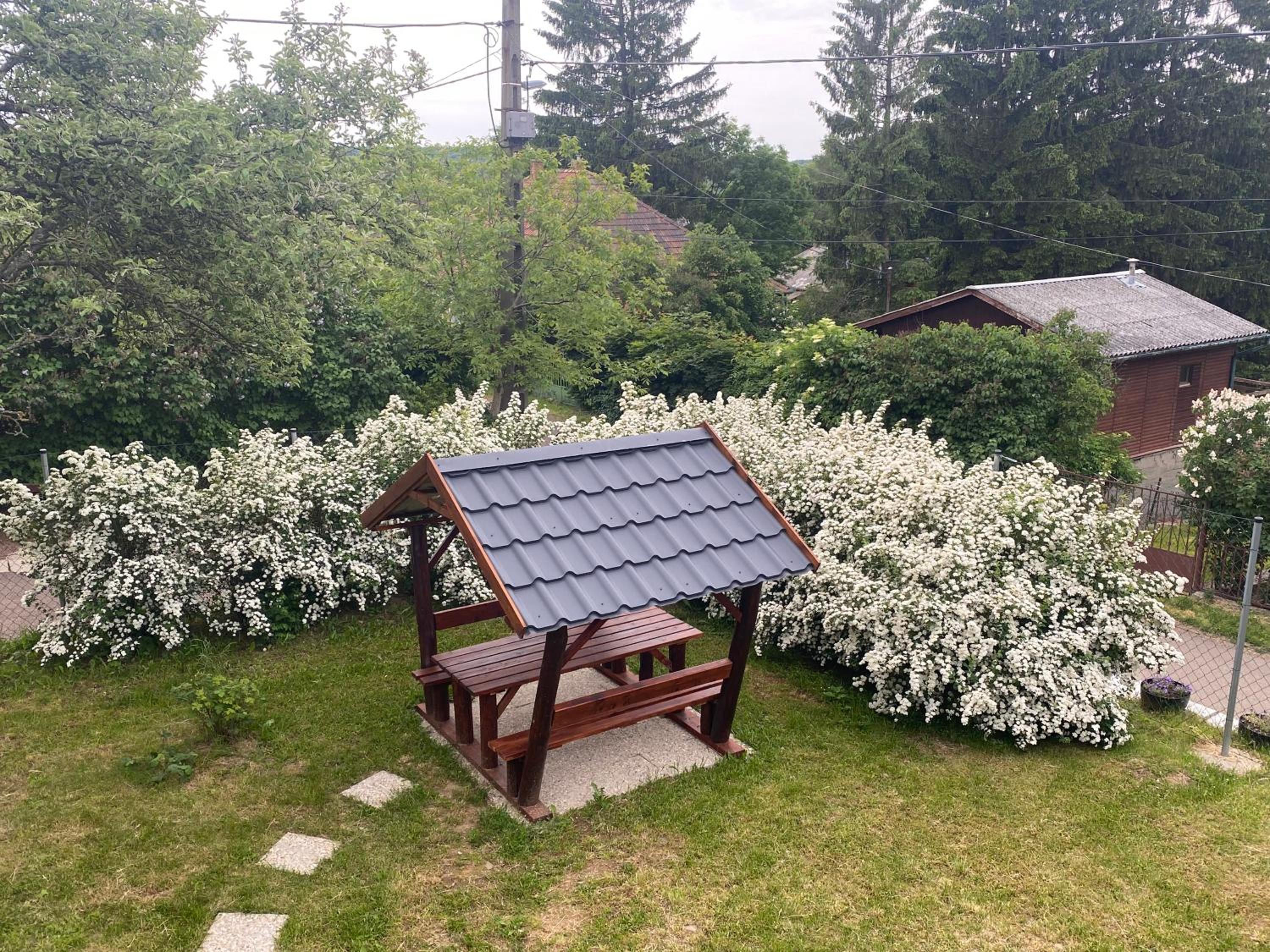 Lilakő Apartman