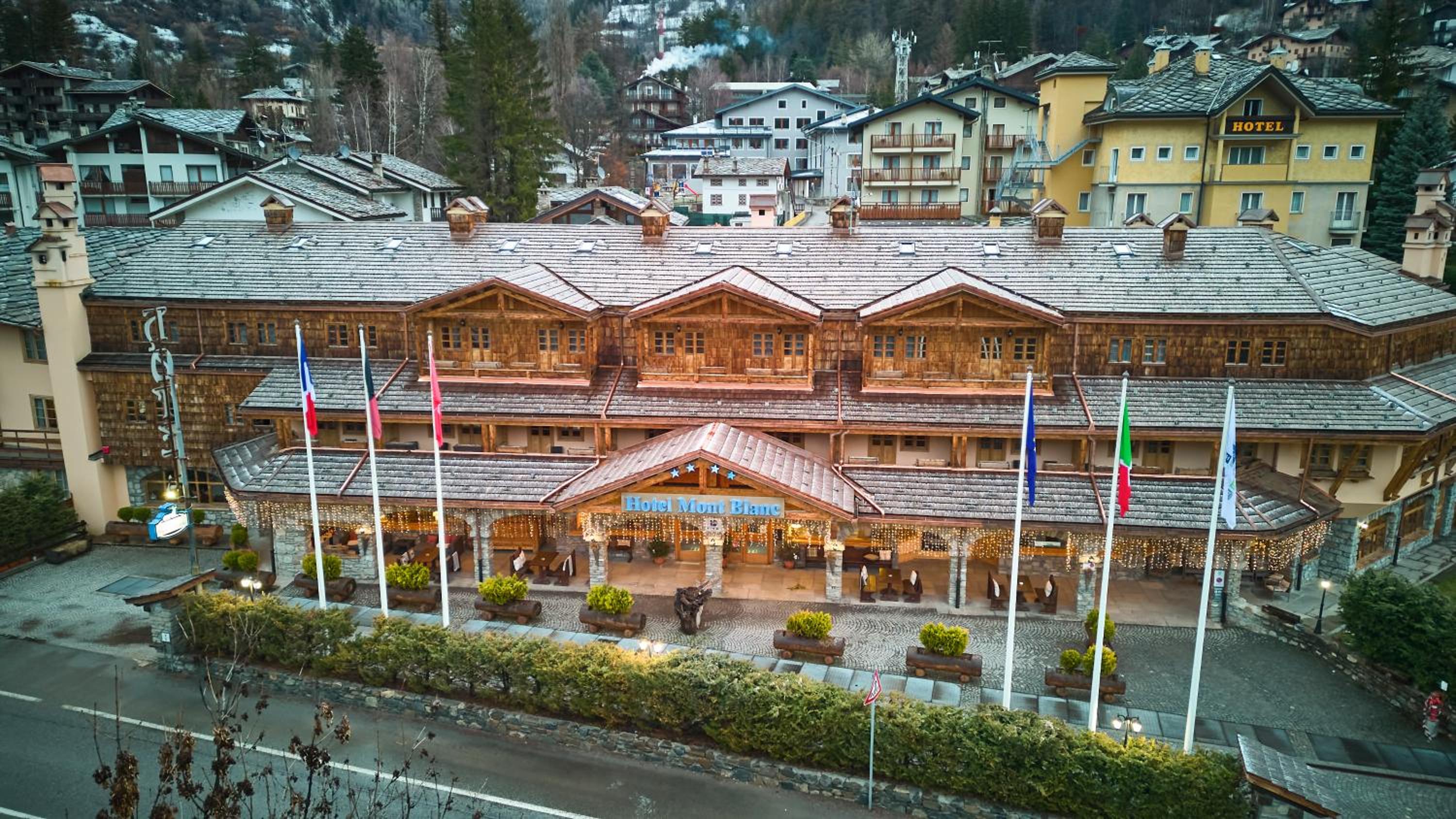 Hotel iH Hotels Courmayeur Mont Blanc - Image 1