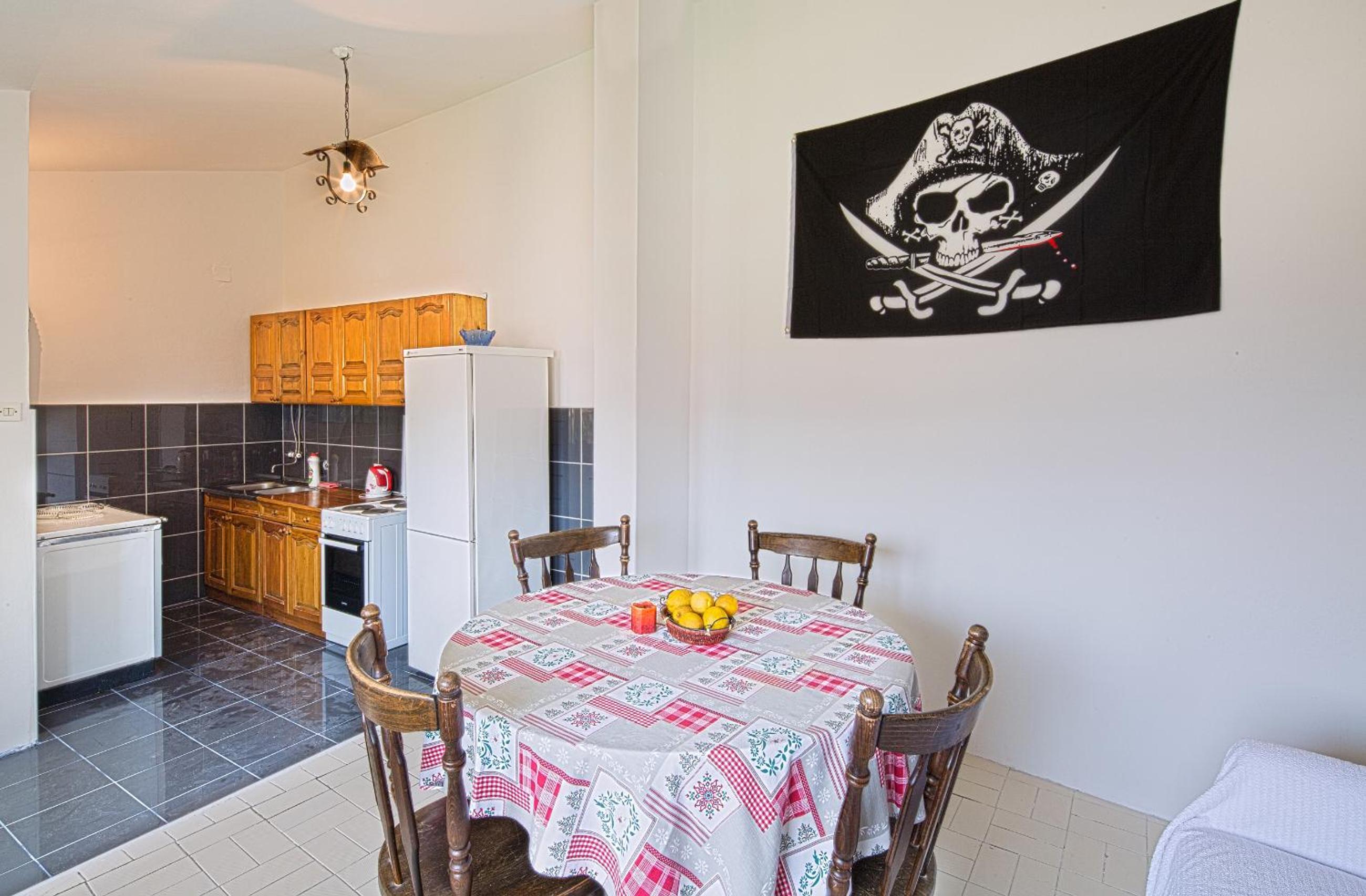 Pirate Backpackers 52