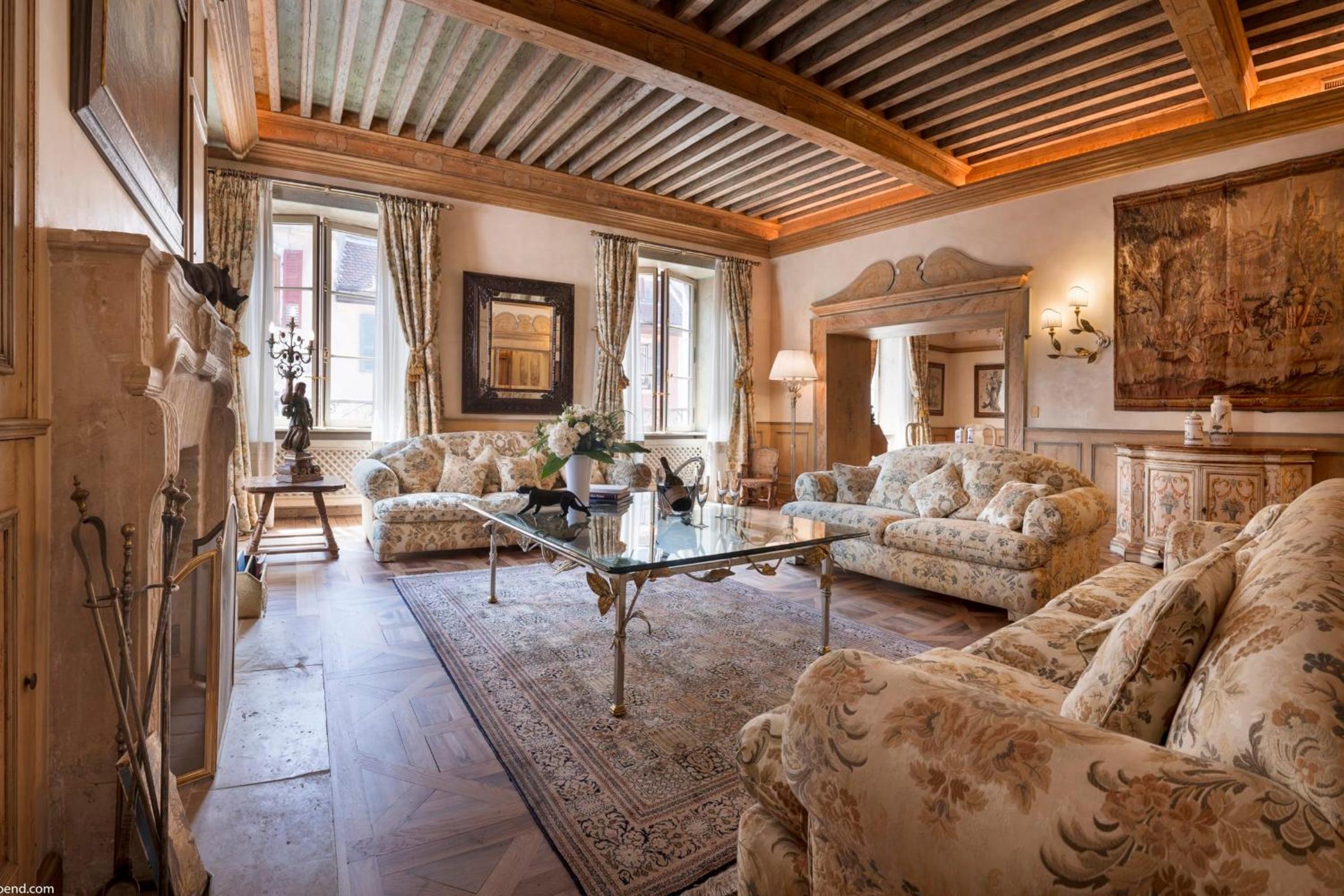 Annecy Historical Center - 165 square meter - 3 bedrooms & 3 bathrooms