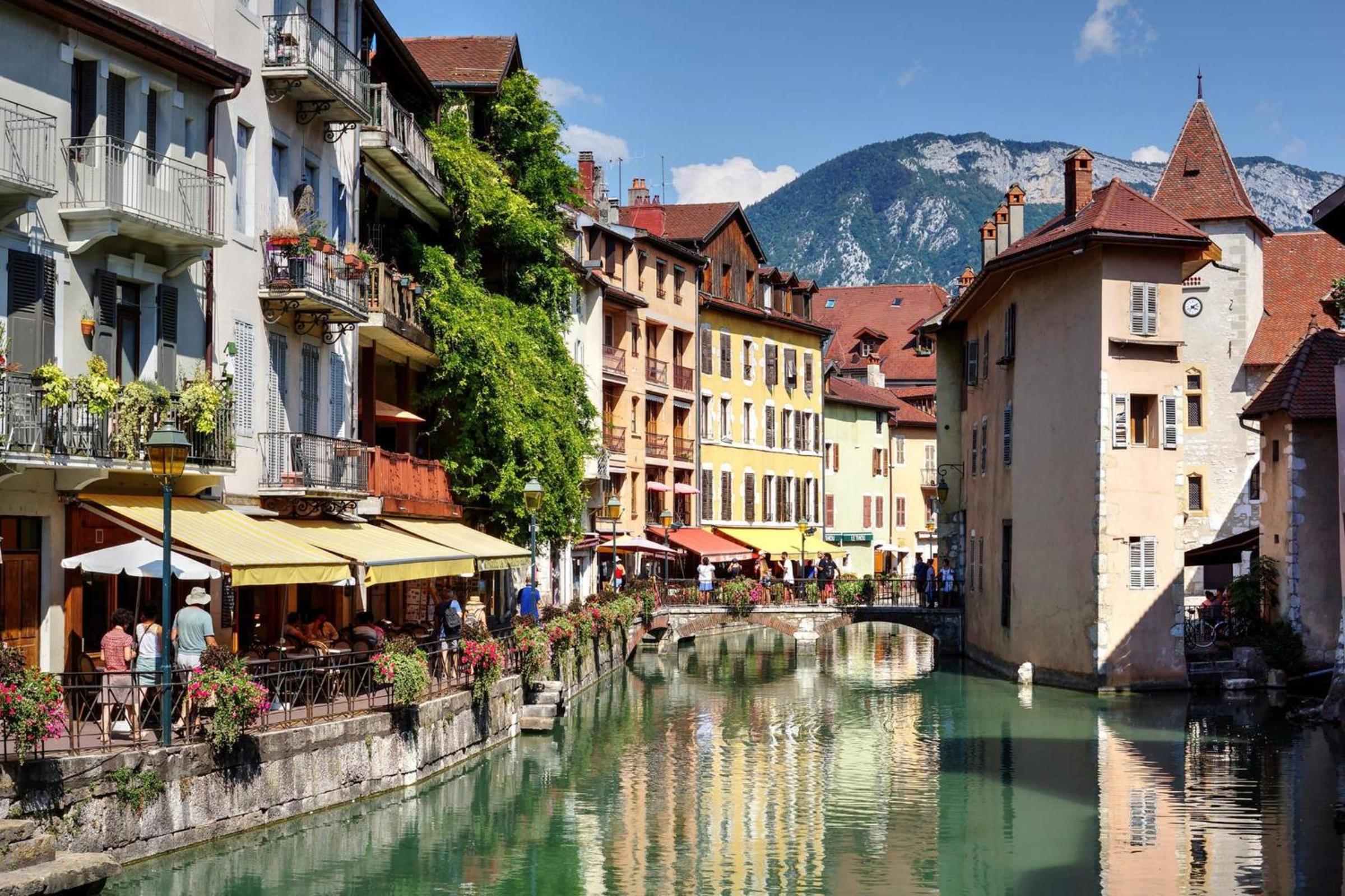 Annecy Historical Center - 165 square meter - 3 bedrooms & 3 bathrooms