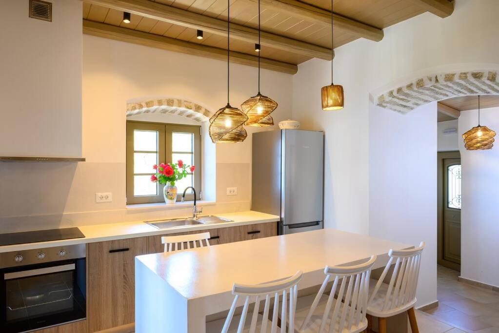 Manolis House photo 5