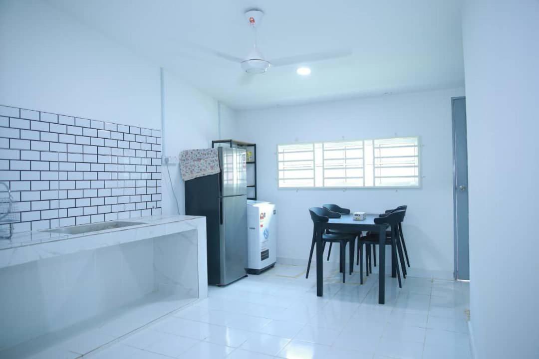 Nusyas Homestay Budget Kota Bharu 3 Room 2 Bathroom photo 1
