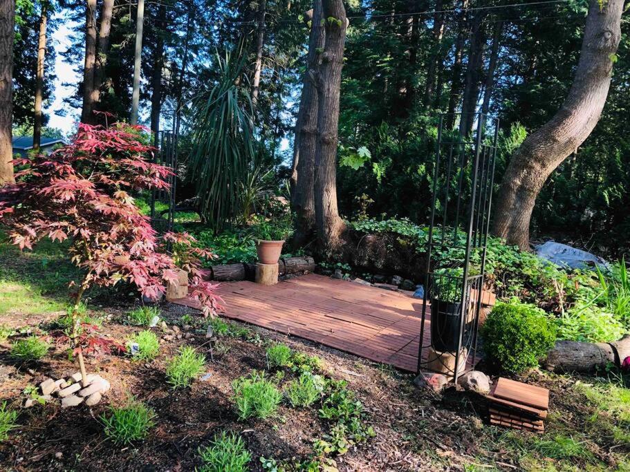 Saanichton Waterfront 2BR suite with superb views