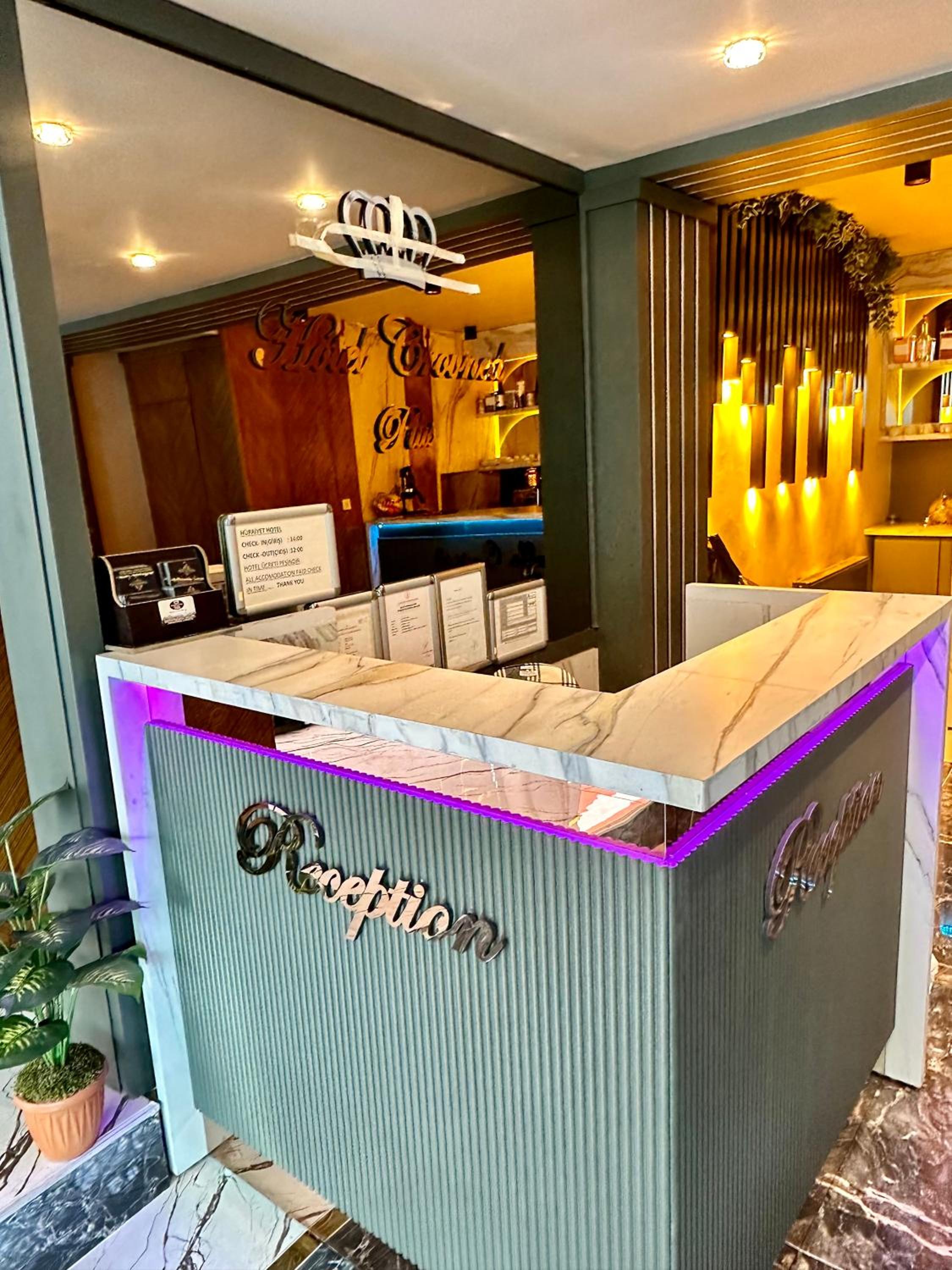 Crowned Plus Otel - Image 12