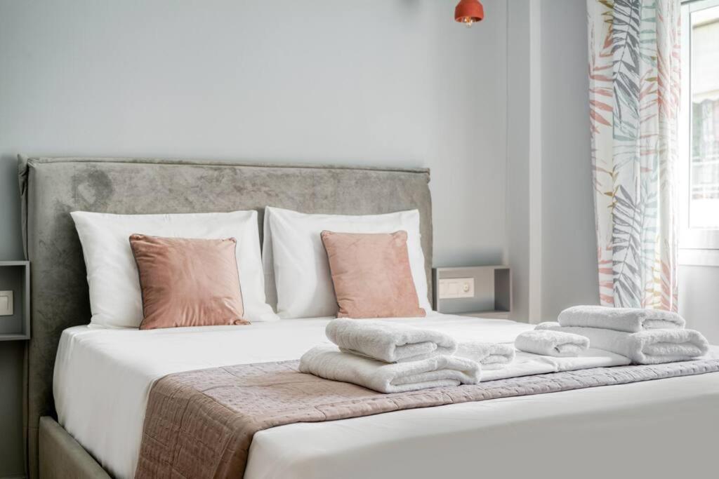 Cute Little Suite Apartment right at the Metro!