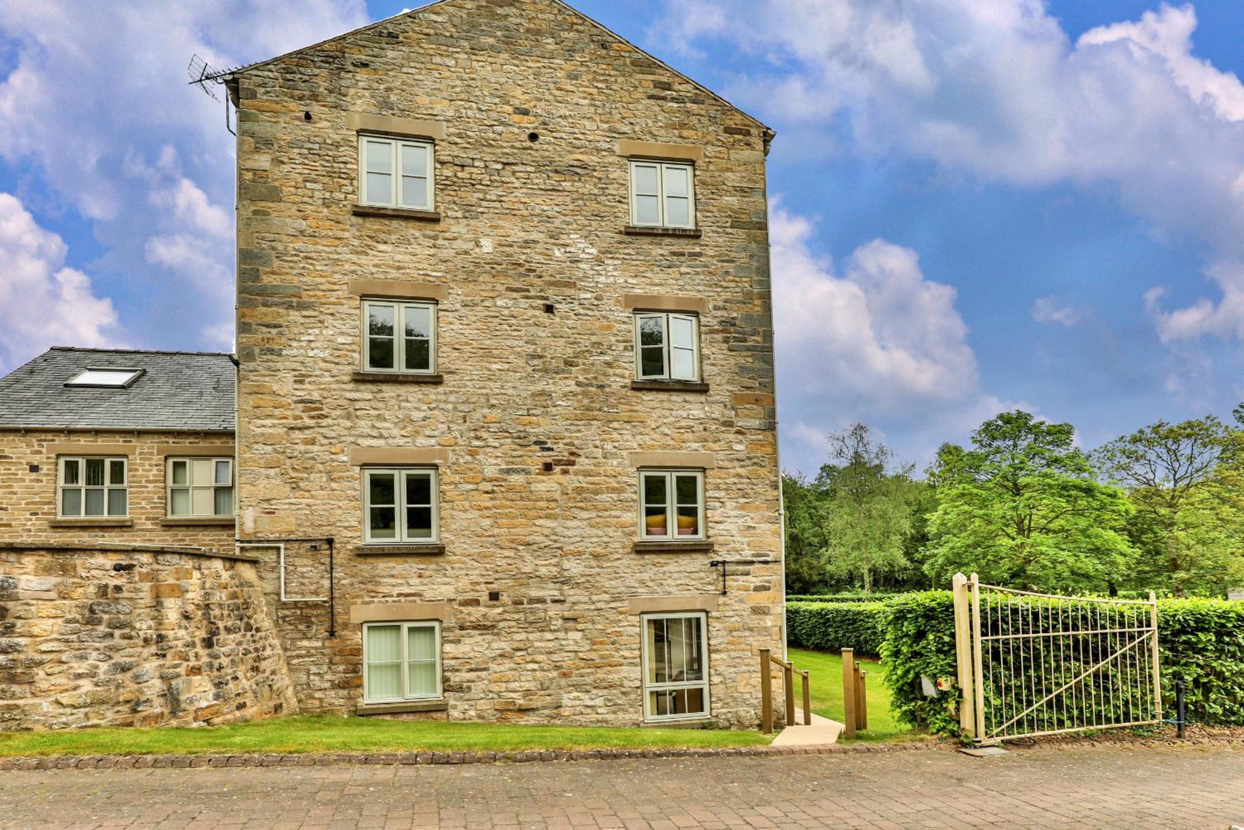 Finest Retreats - Victory Mill - Apartment One view 4