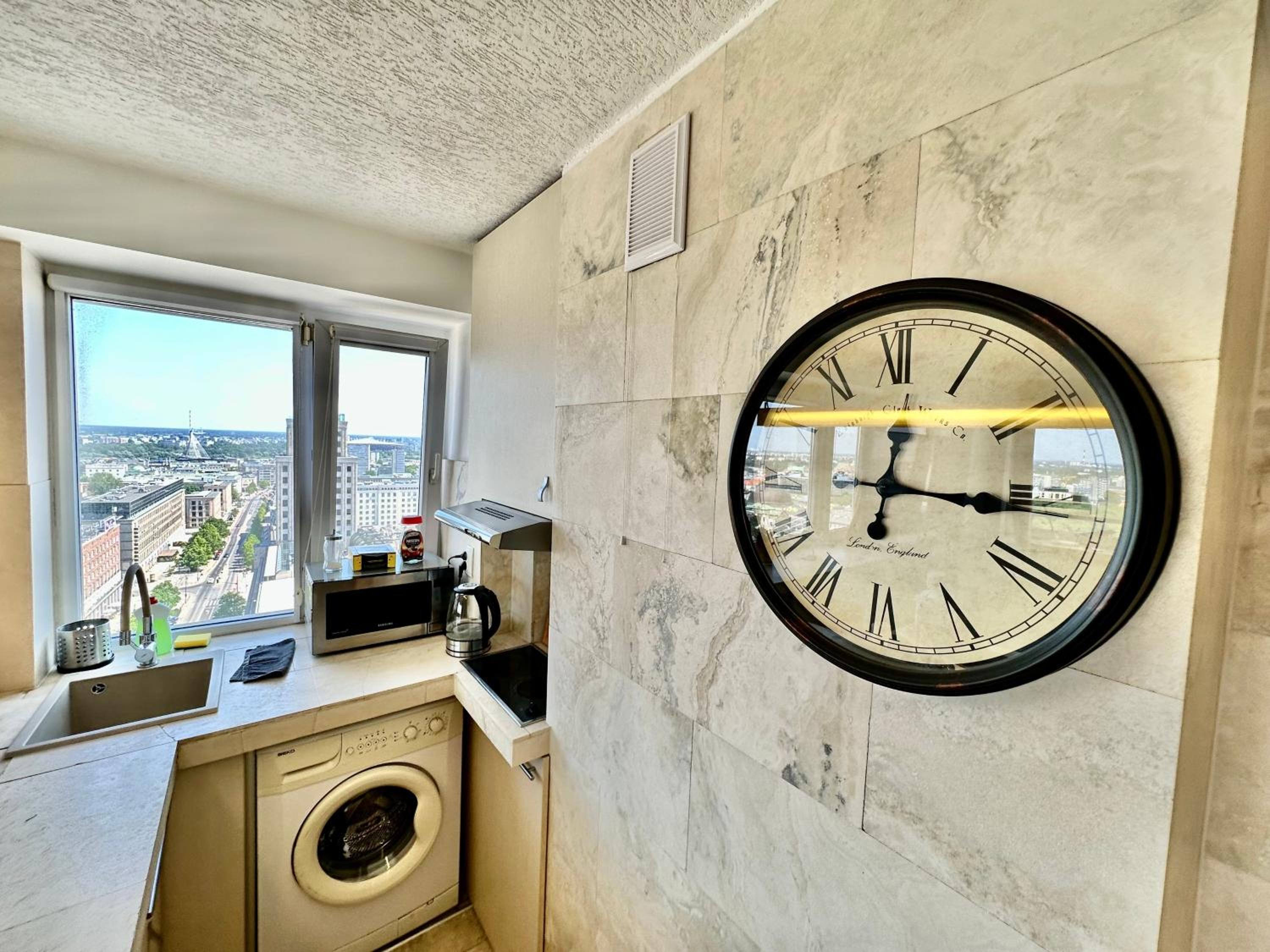 SUN clima/AC metro x2 Fast WiFi 500 Mbs 70’TV Netflix AppleTV HBO view 3