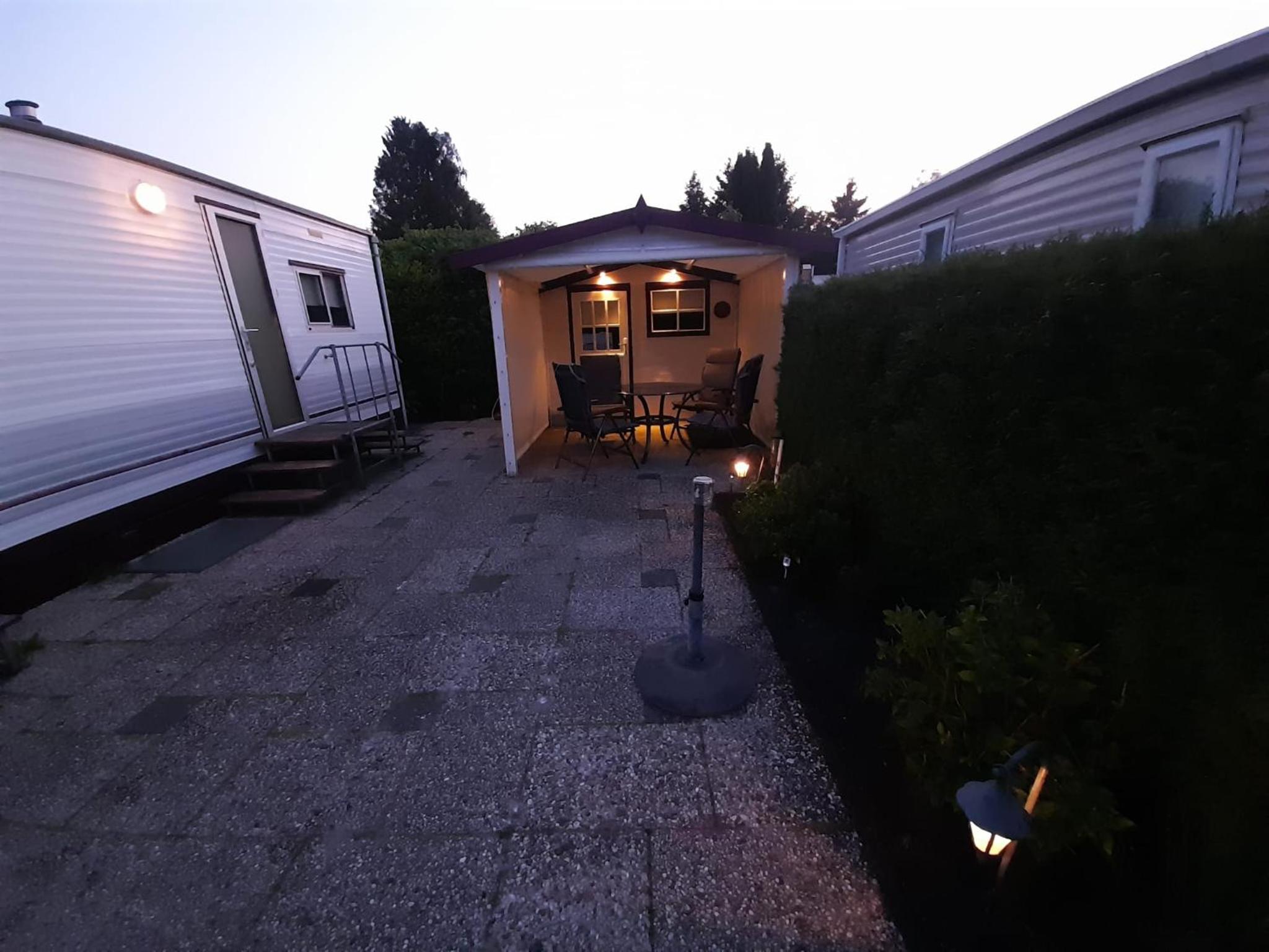 Holiday in Holland - no workmen only holiday makers view 4