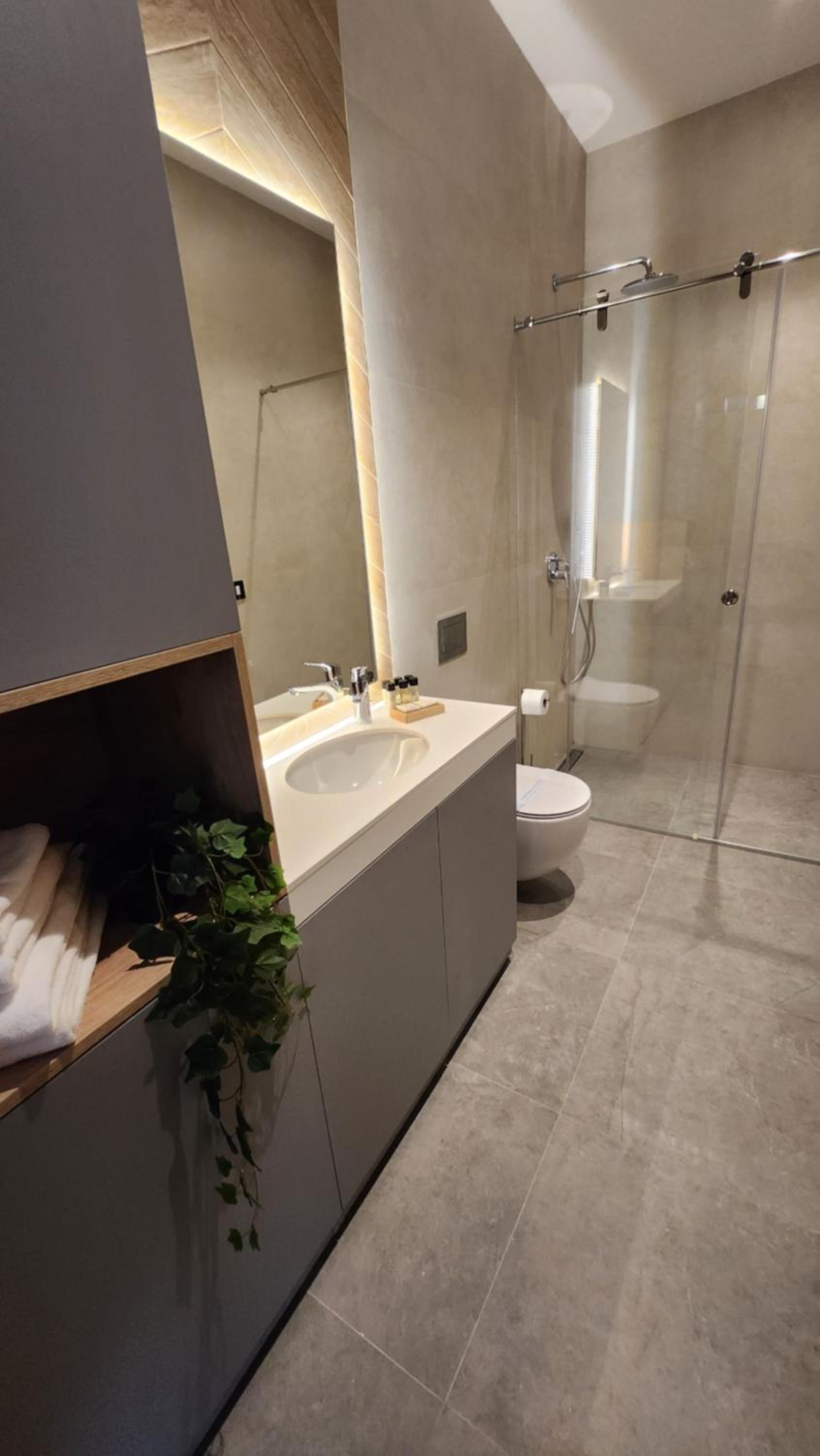 City Nest Modern & Cozy Suites